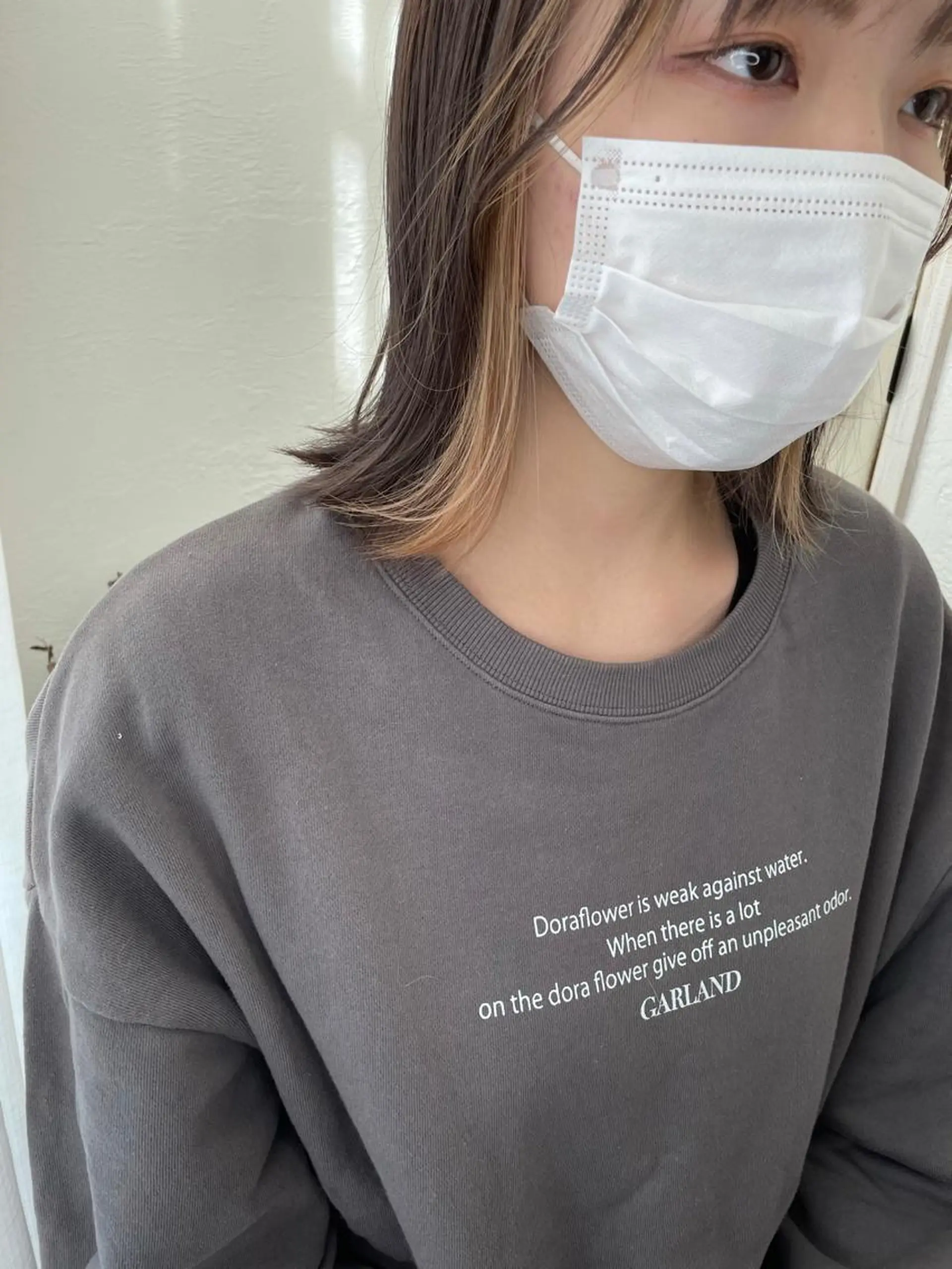 ミディアム カラー fio マナミのヘアスタイル