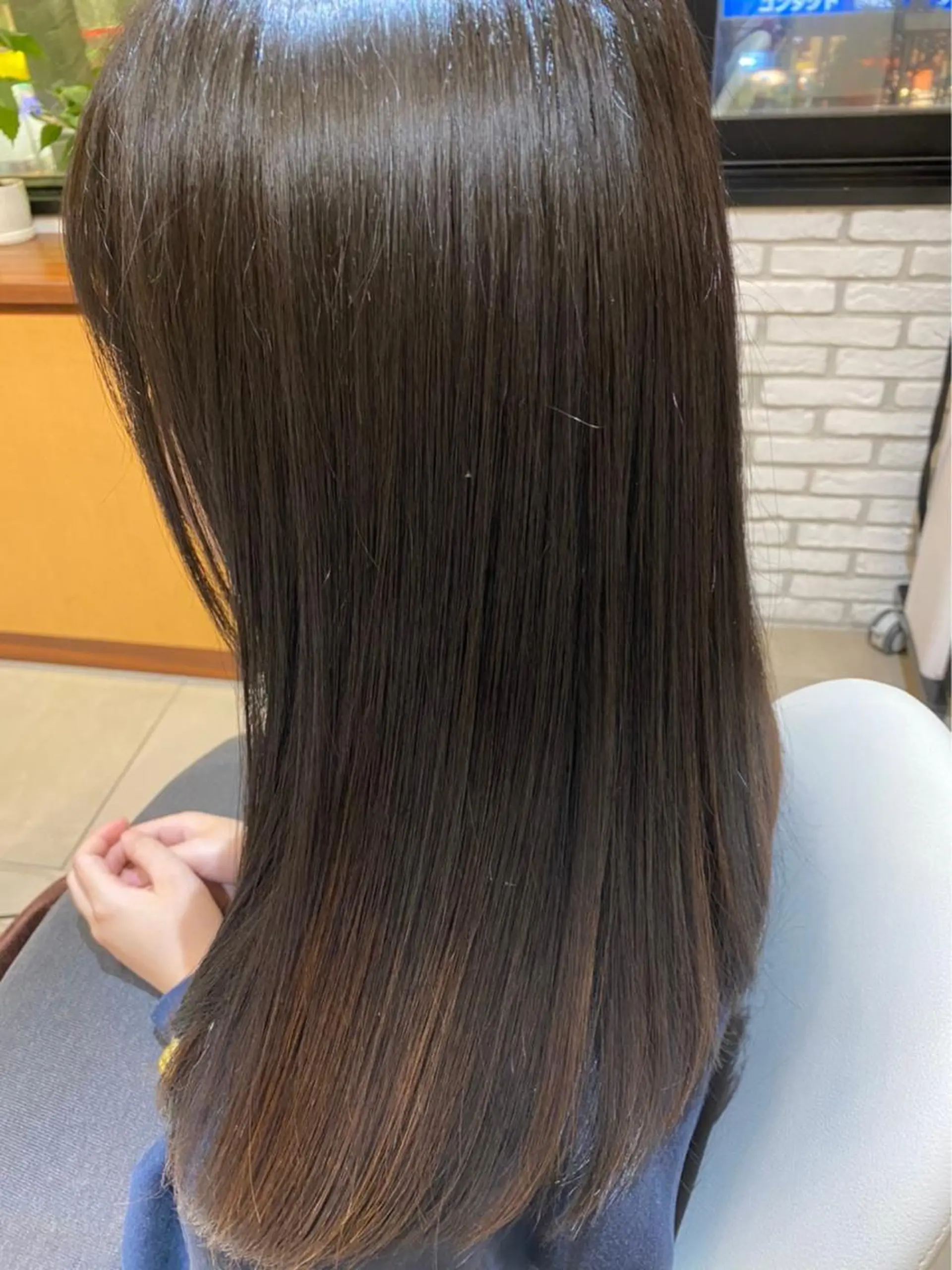 ロング 峯村 亜希のヘアスタイル