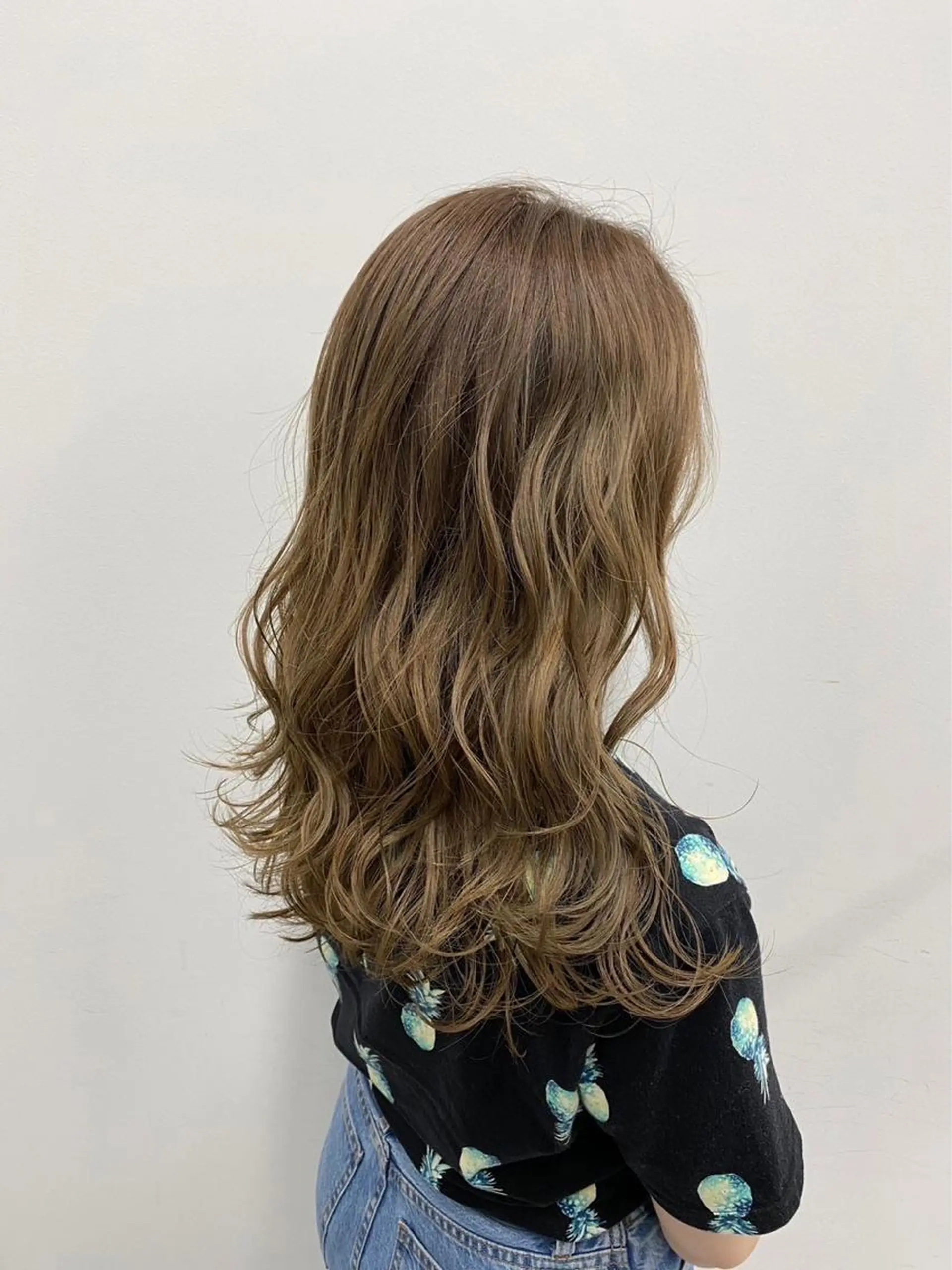 ロング アッシュ 顔周りカット ハイライト 髪質改善 韓国風ヘア ヘアカラー 【公式】amble luxe池袋東口🩷のヘアスタイル