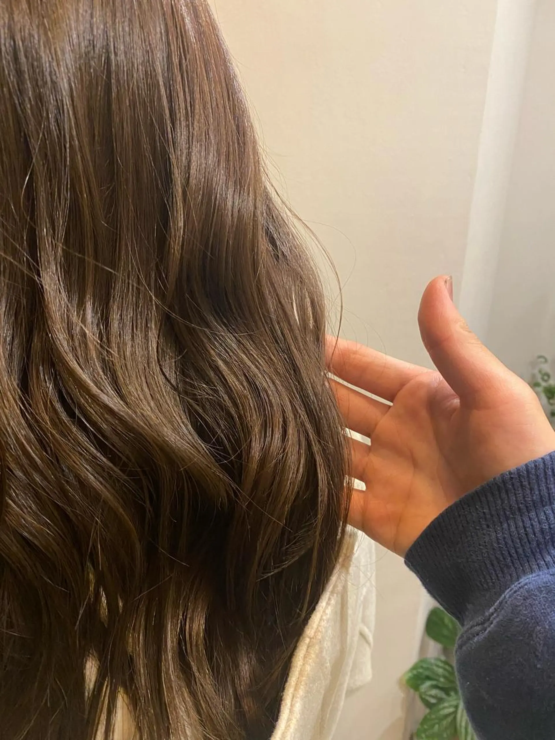 ロング カラー 金ウンス 髪質改善カラーのヘアスタイル