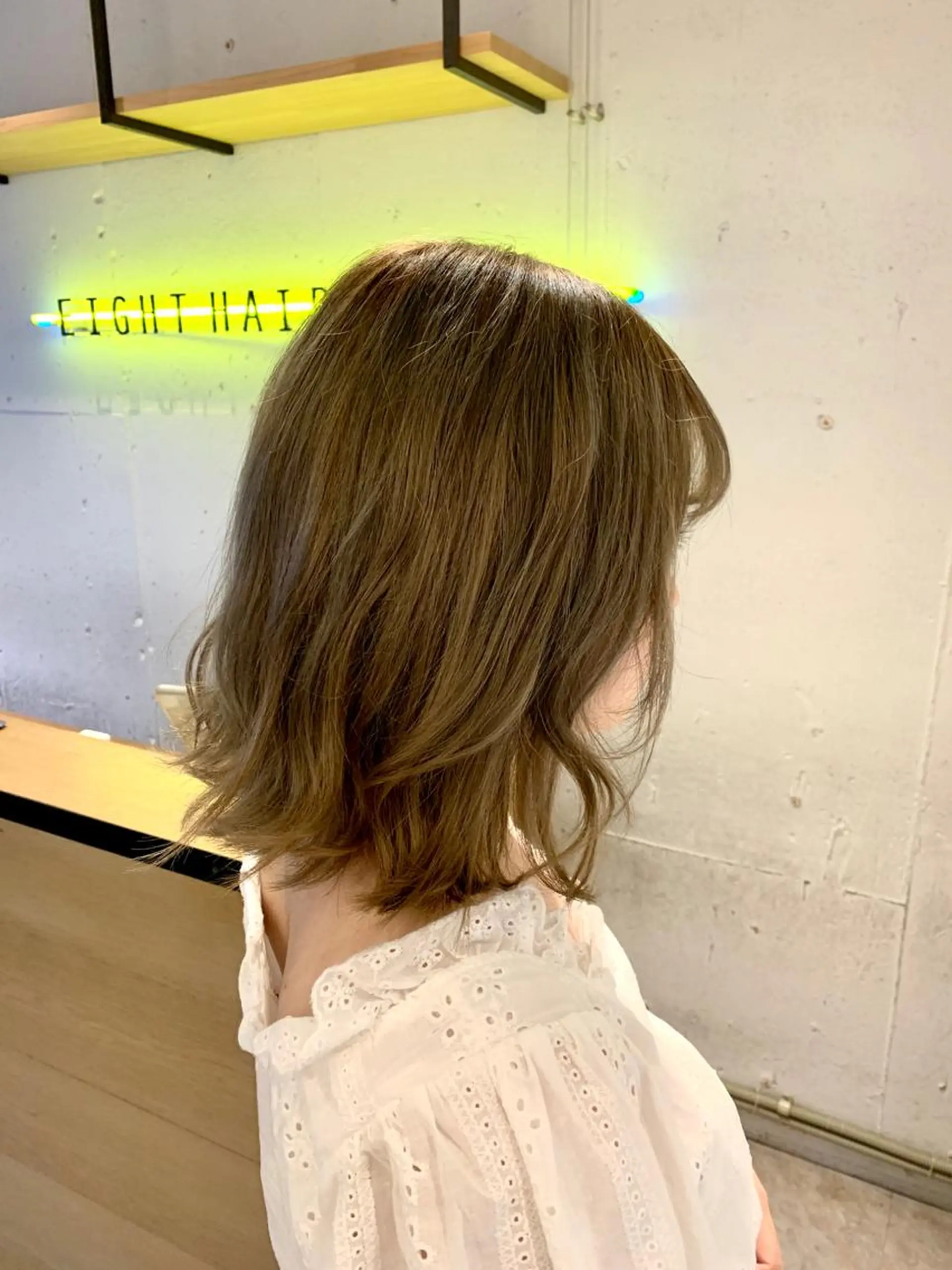 ミディアム カラー アッシュ ベージュカラー 外ハネヘア ヘアカラー トリートメント 💛丁寧さNo.🥇 🧸片山智裕💛のヘアスタイル