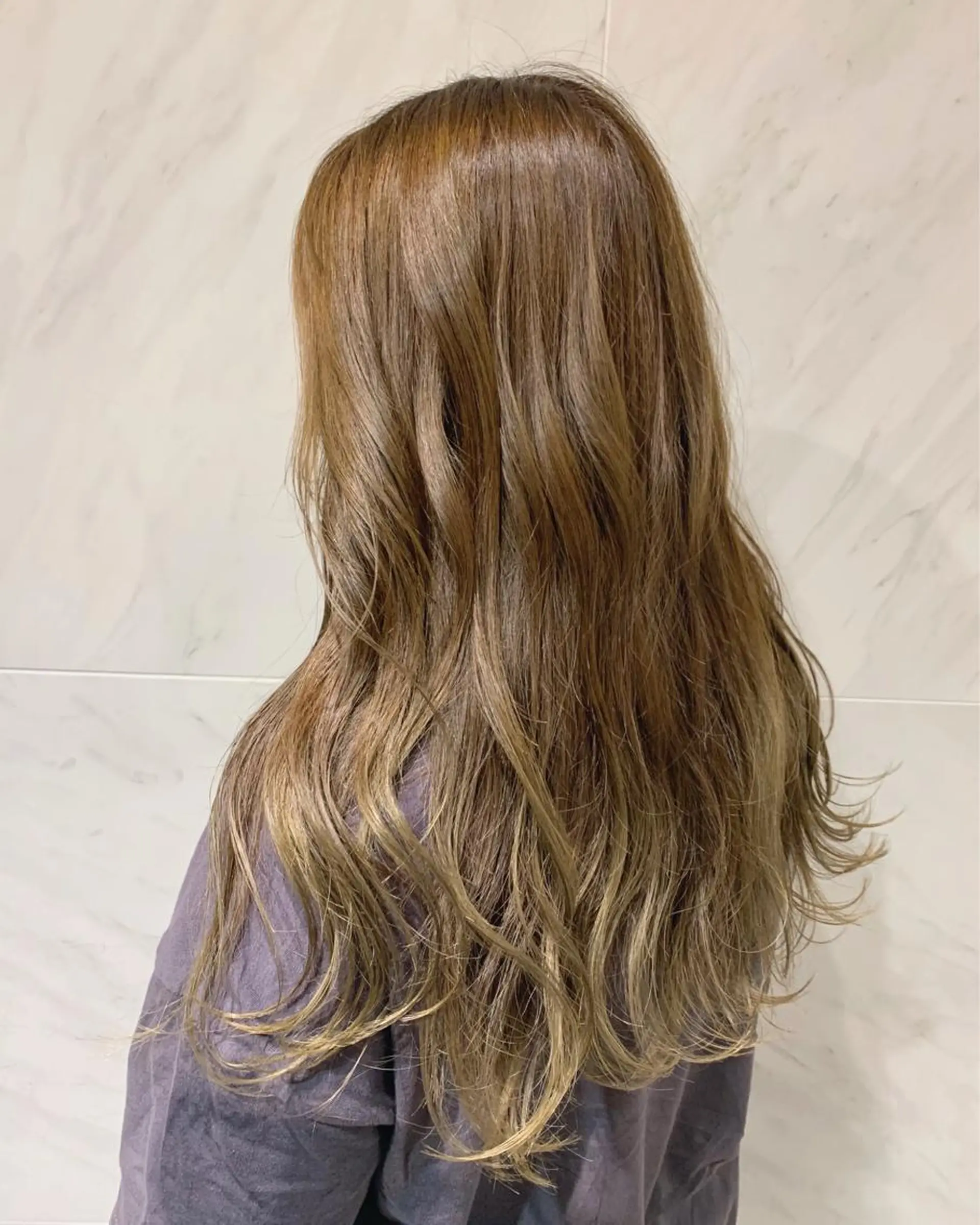 セミロング カラー ベージュカラー オリーブベージュ チバ タクミのヘアスタイル