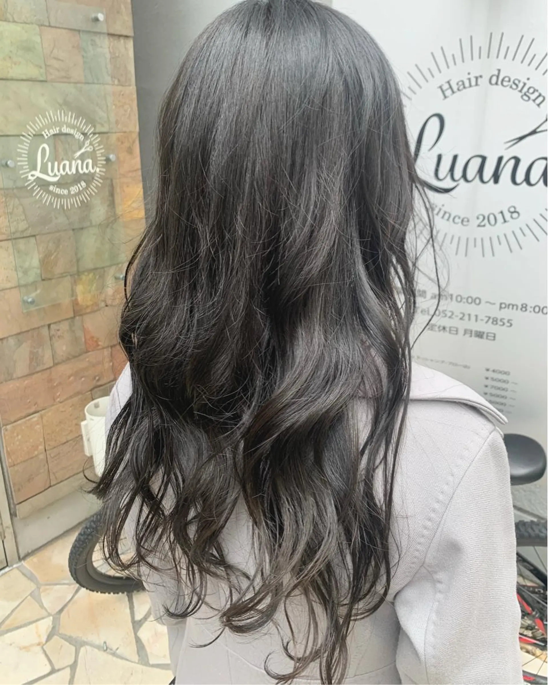 ロング カラー 小笠原 菜緒のヘアスタイル