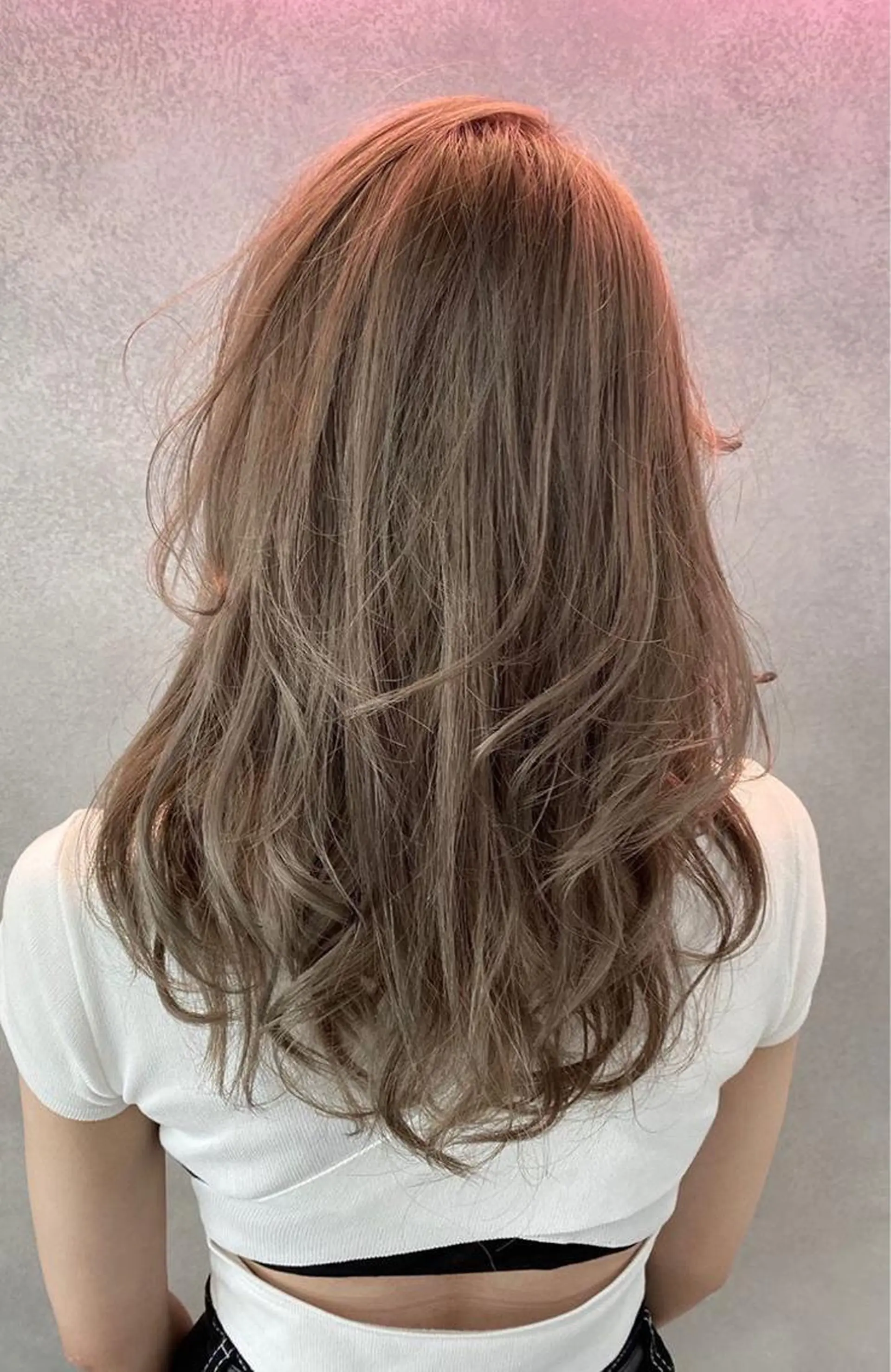 セミロング カラー パーマ ヘアアレンジ ハイトーンカラー🤍 山下 優華のヘアスタイル