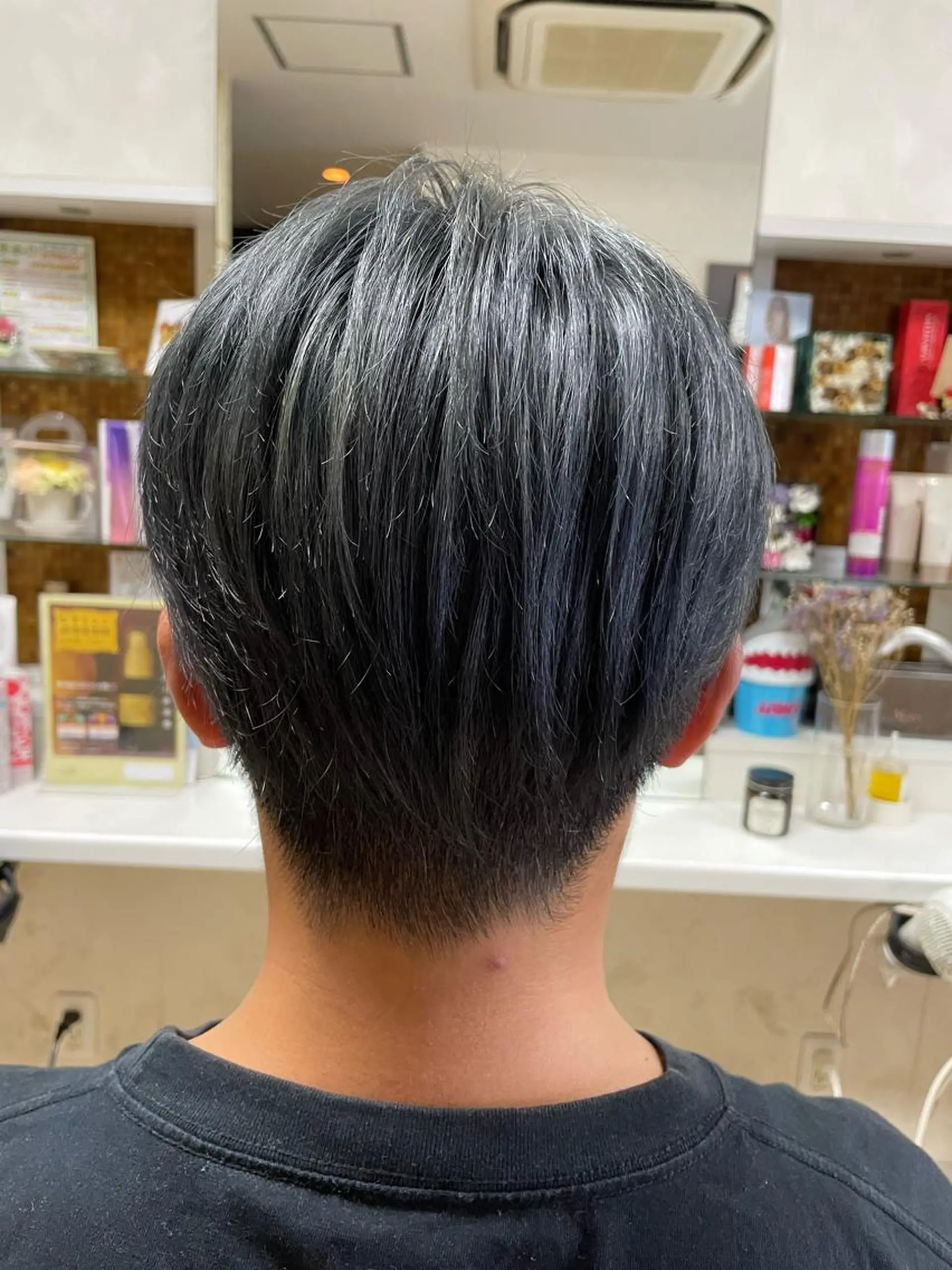 ショート カラー メンズ ヘアカラー 徳留 もも花のヘアスタイル