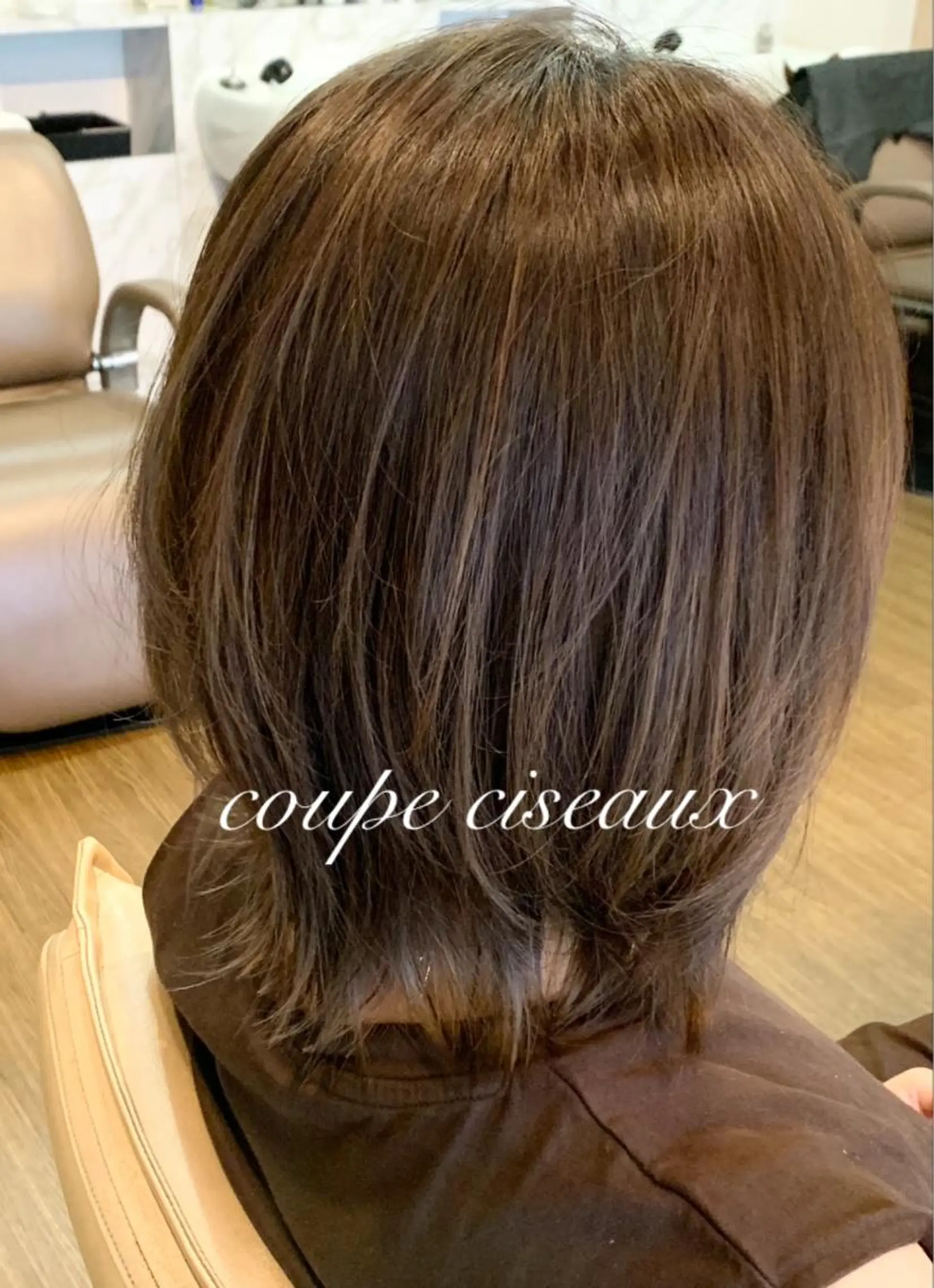 ミディアム カラー coupe ciseauxのヘアスタイル