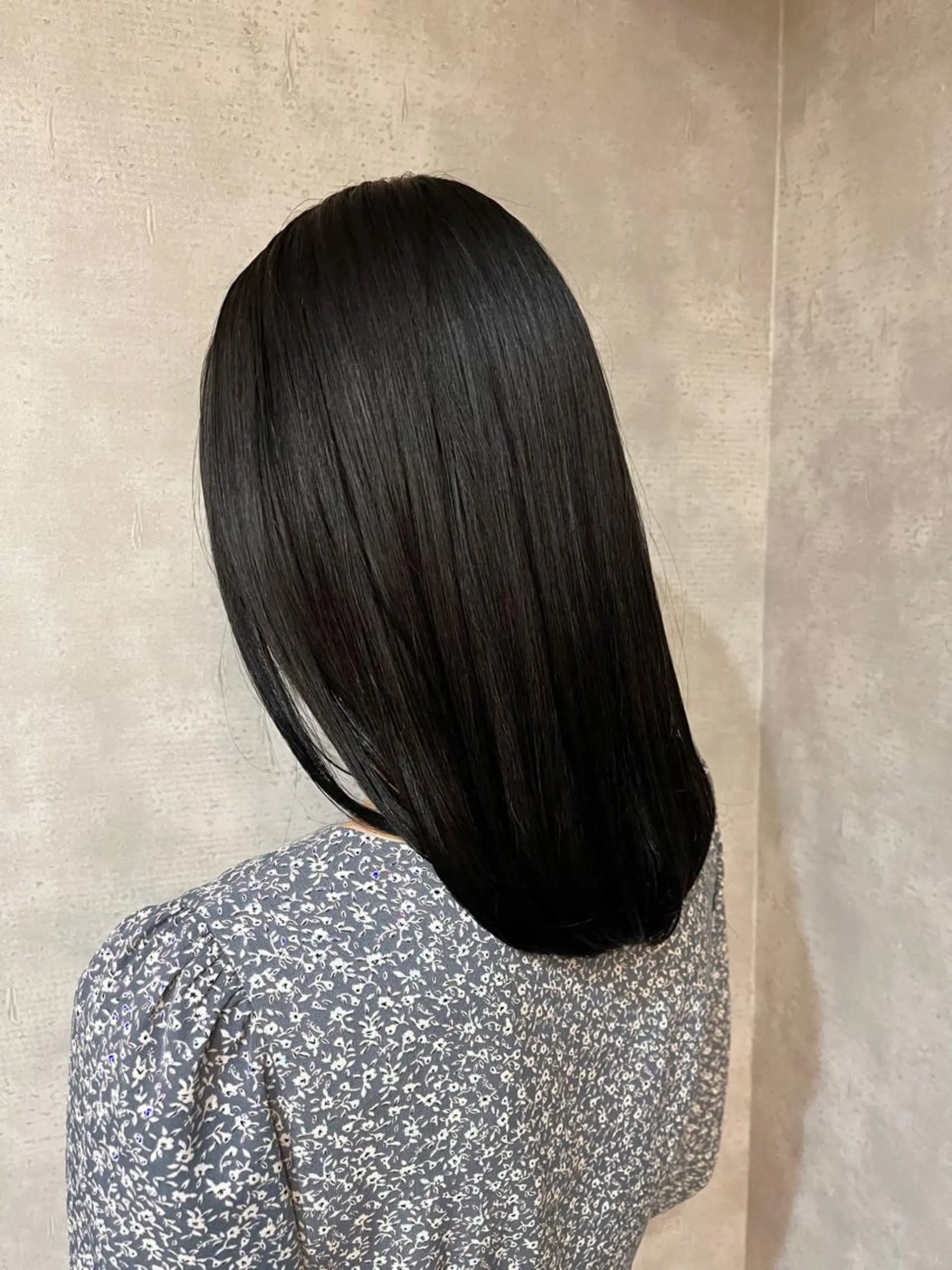 セミロング 髪質改善 栗本 博史のヘアスタイル