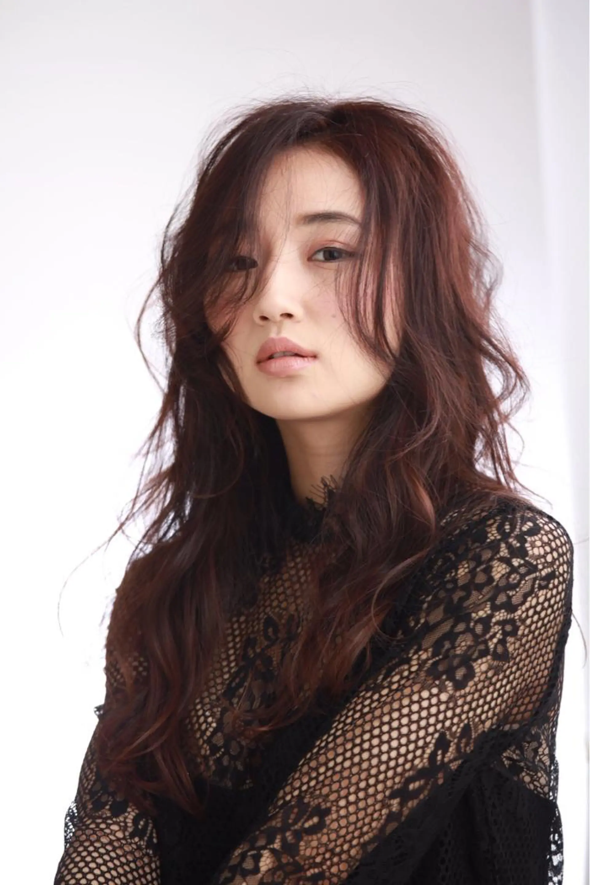 セミロング パーマ ブリーチ/ハイトーン SERINAのヘアスタイル