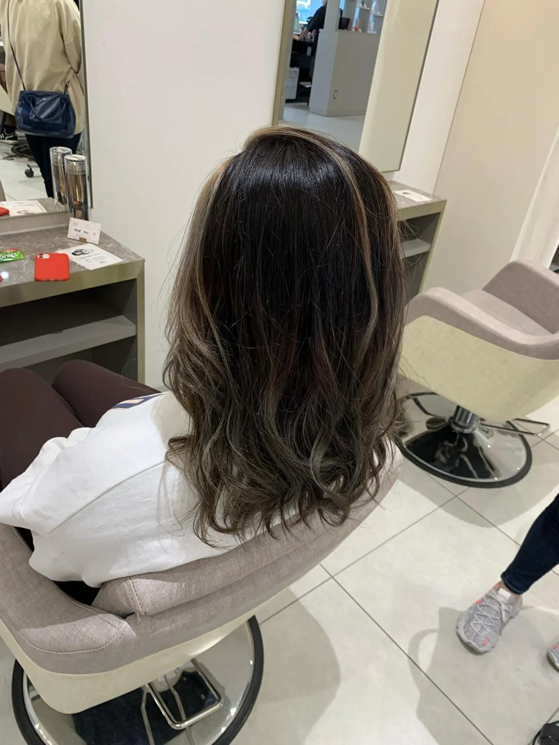 ロング カラー バレイヤージュ ハイライトカラー ハイライト レイヤーカット stylist N0Nのヘアスタイル