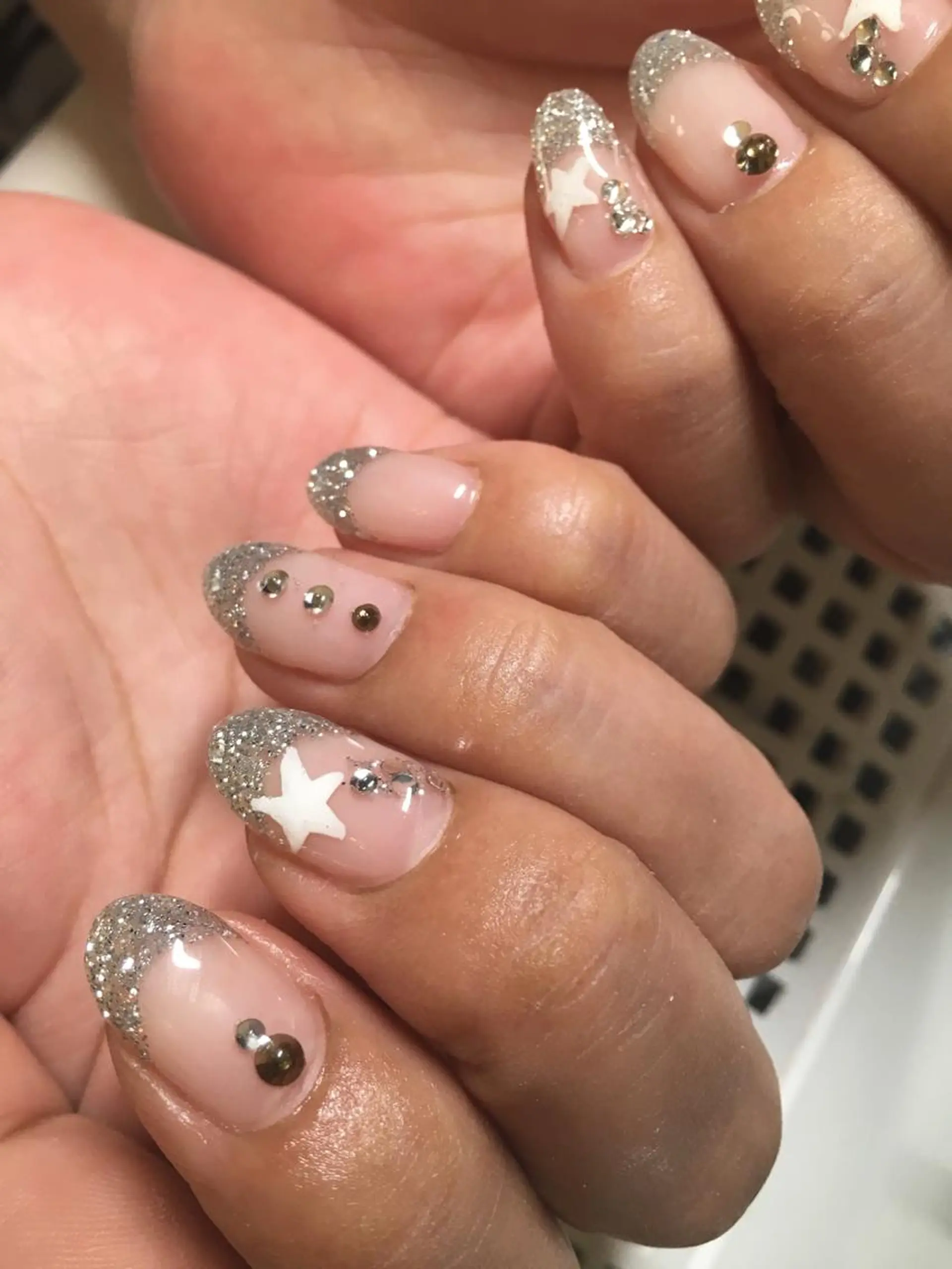 ショート Roger 舞のネイルデザイン