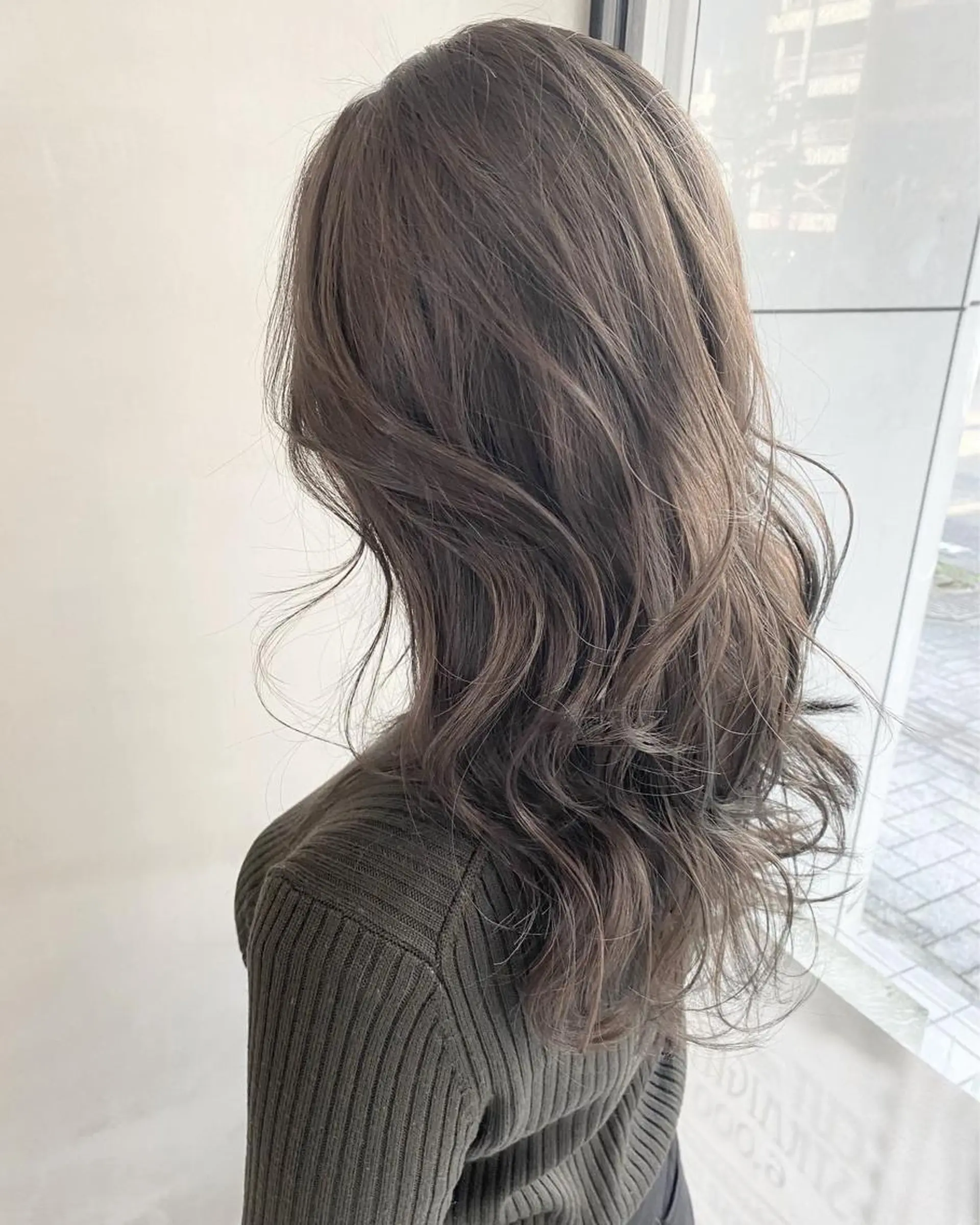 ロング カラー ヘアアレンジ ネイル マツエク・マツパ 透明感カラー ハイライトカラー 外国人風カラー ハイライト ヨシンモリ 夜23時まで予約🉑 reverieあきらのヘアスタイル