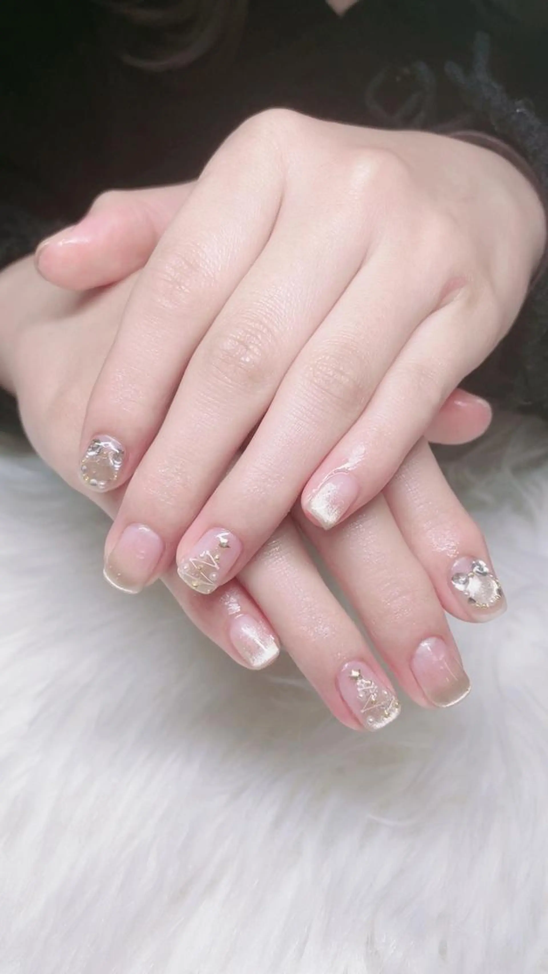 ネイル ハンドネイル AngelChris ビューティーサロンのネイルデザイン