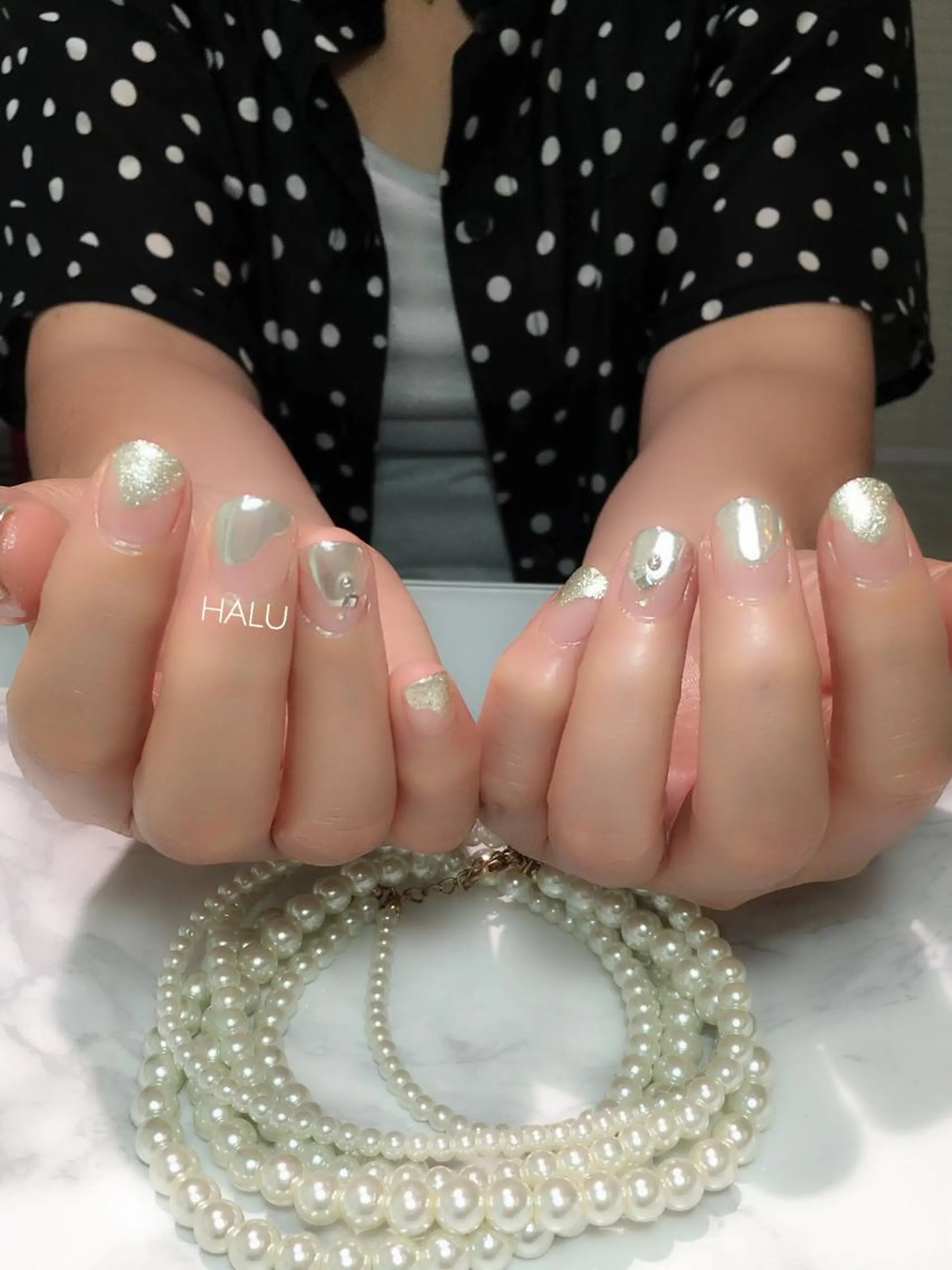 ネイル ラメ(グリッター) ミラーネイル シルバー シンプルネイル HALU ハルのネイルデザイン