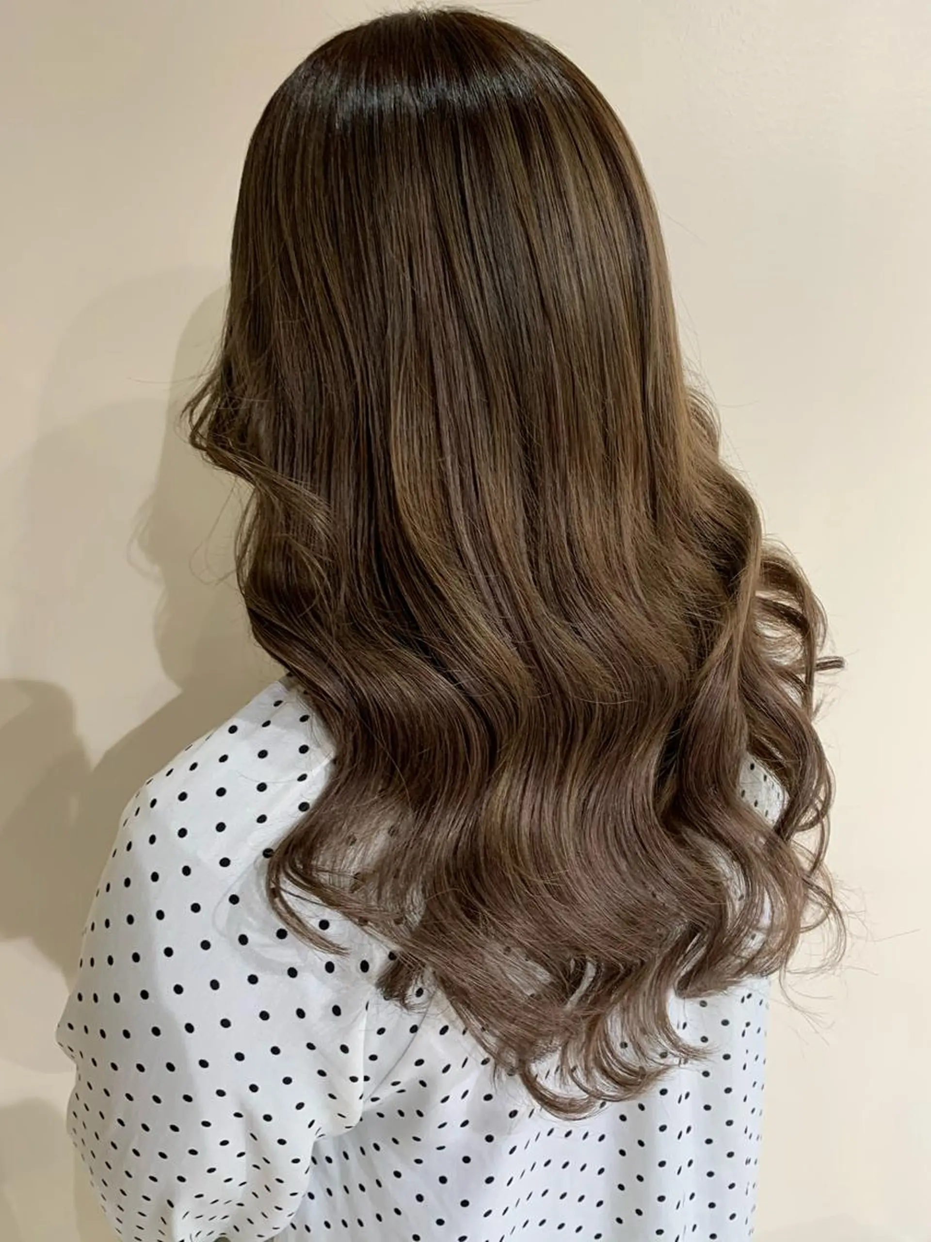 ミディアム 渋谷🤍ハイトーン、 エクステ🤍アミルのヘアスタイル