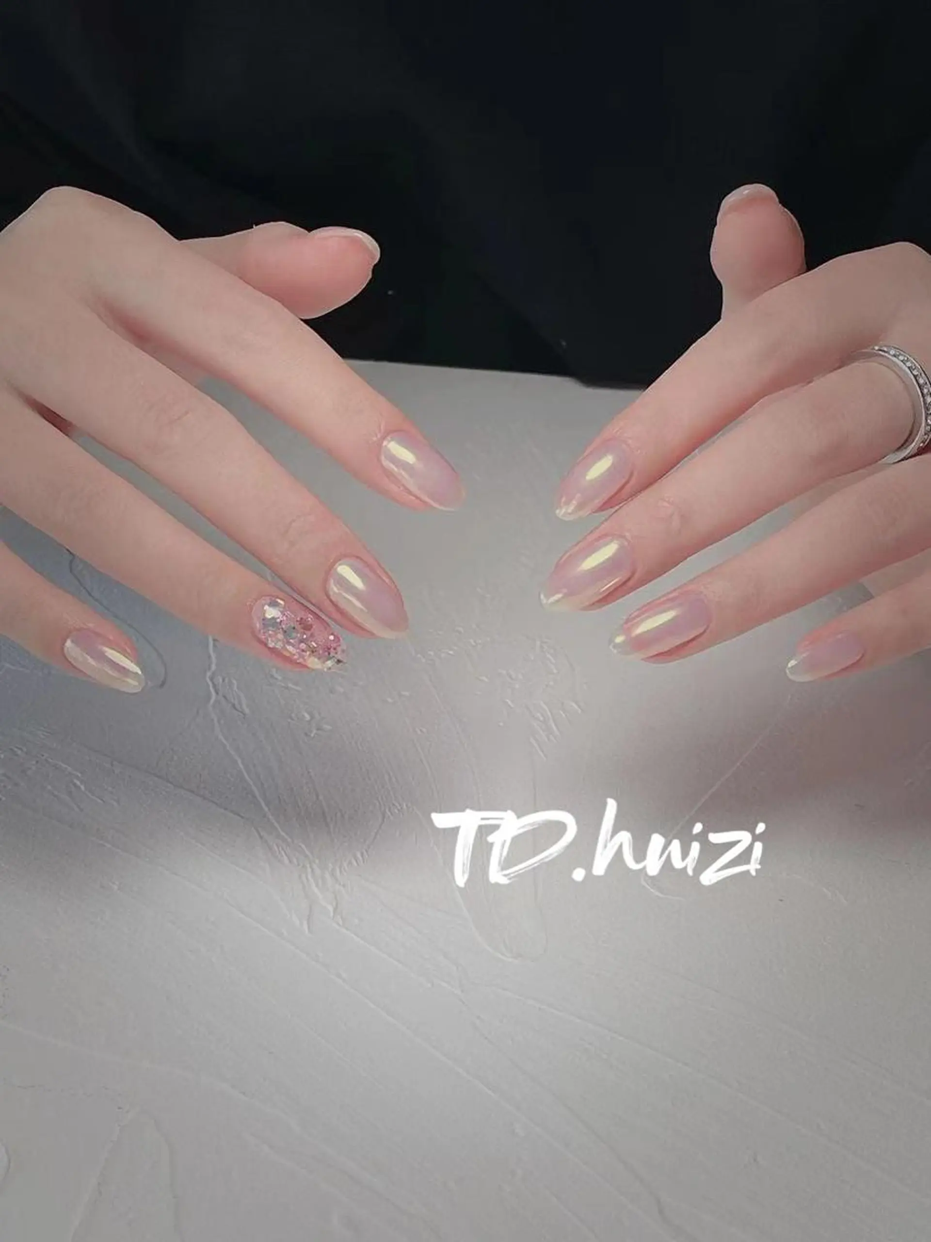 ミディアム めぐみのネイルサロン スタッフ練習のネイルデザイン