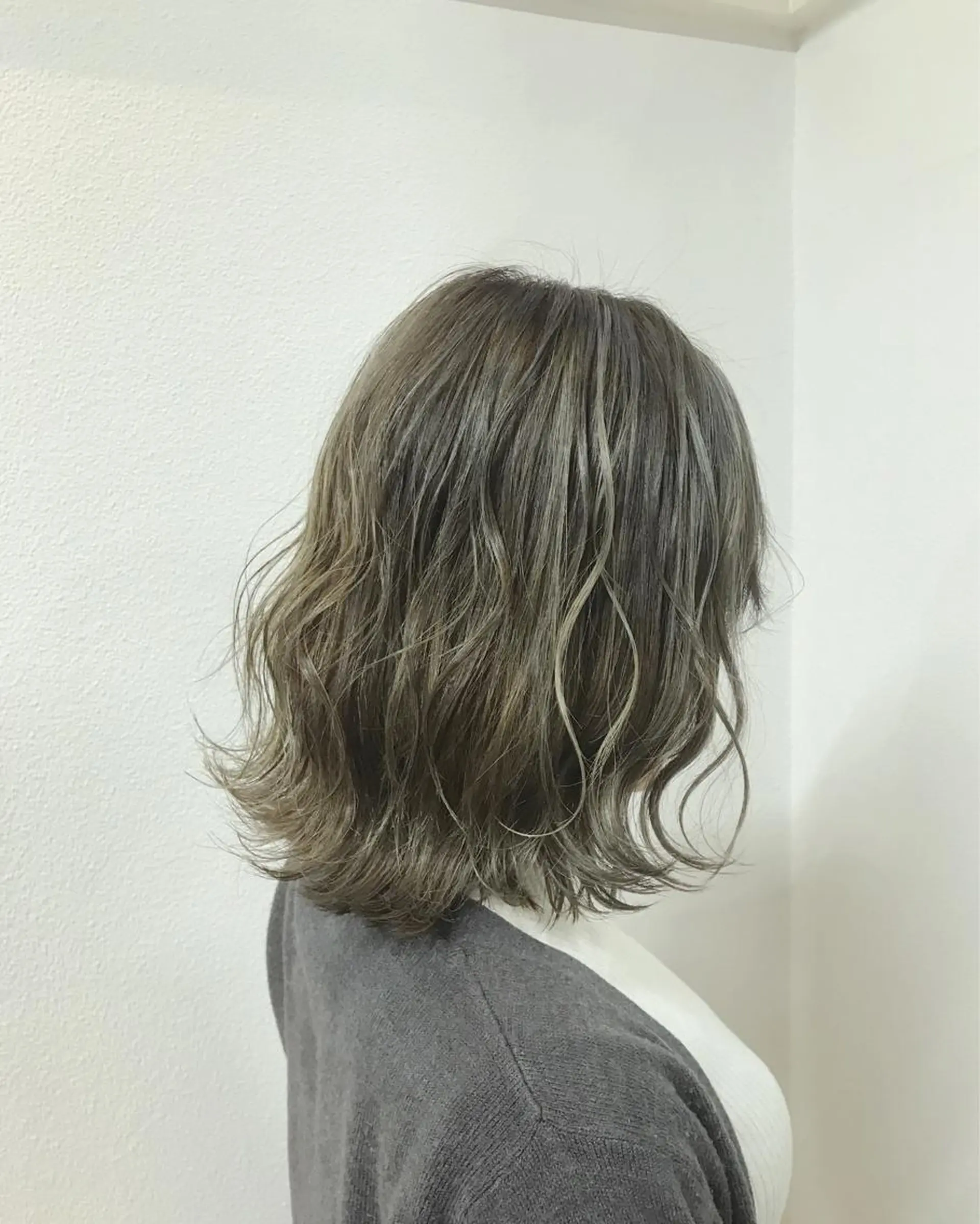 ショート カラー ヘアアレンジ グレージュ ハイライトカラー ハイライト ヘアカラー トリートメント GiseL天神カラー 髪質改善/ブリーチのヘアスタイル