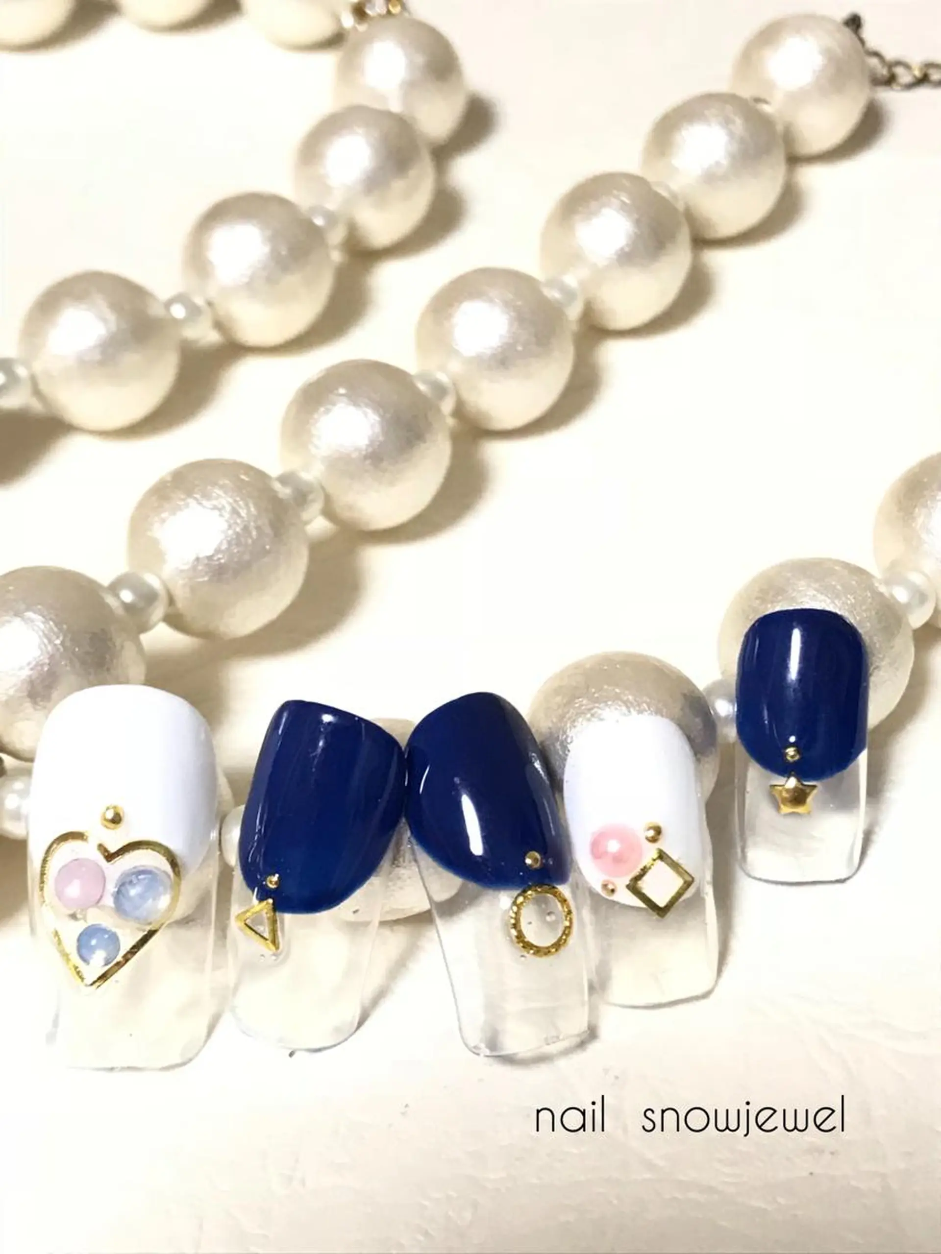 ネイル フレンチネイル nail snowjewelのネイルデザイン