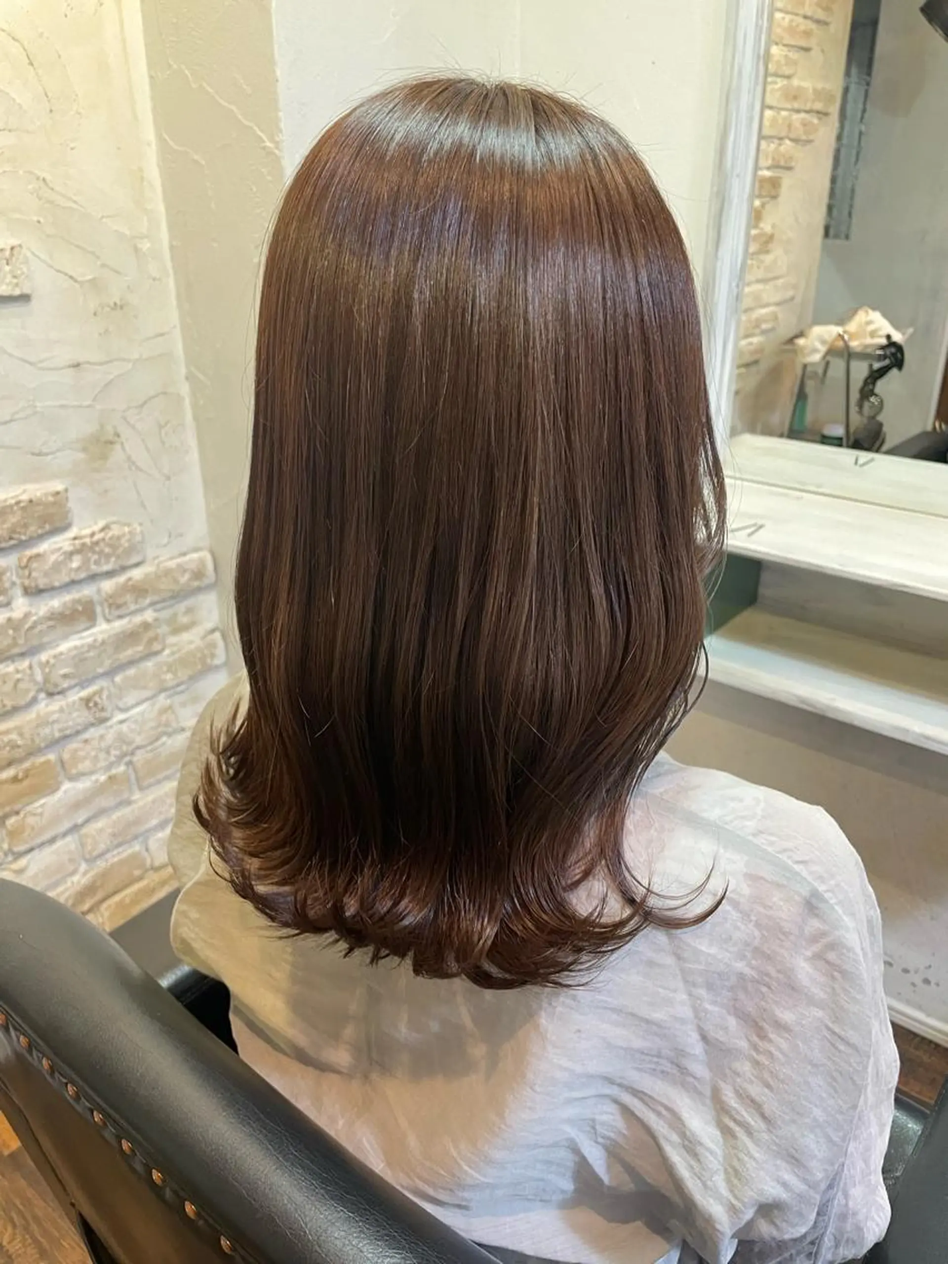 セミロング ラベンダーブラウン Babylone 飯尾 香音のヘアスタイル