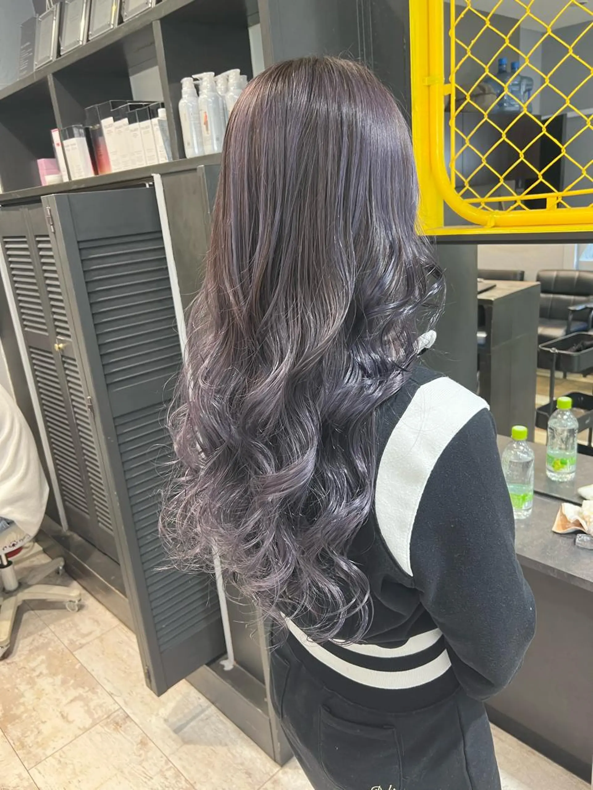 ロング ヘアカラー maya レイヤーカットのヘアスタイル