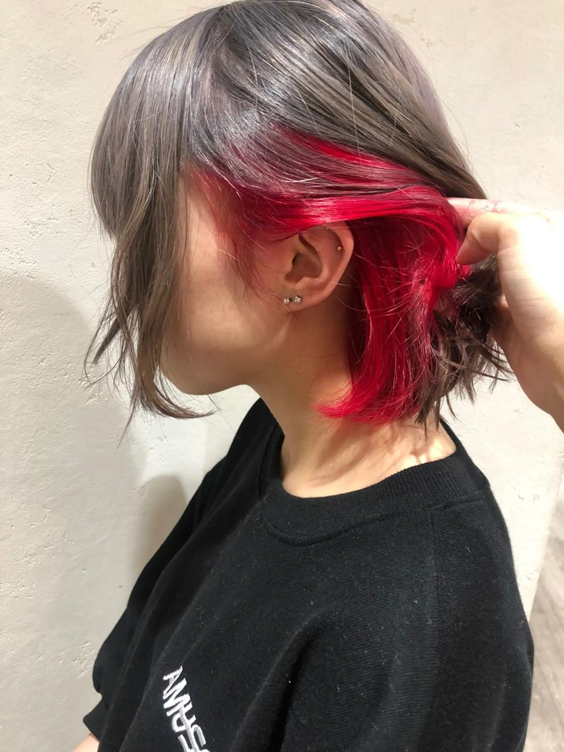 ミディアム カラー アディクシーカラー ダブルカラー インナーカラー ラベンダーカラー レッドカラー カウンセリング重視 🌿‬Tsuyukiのヘアスタイル