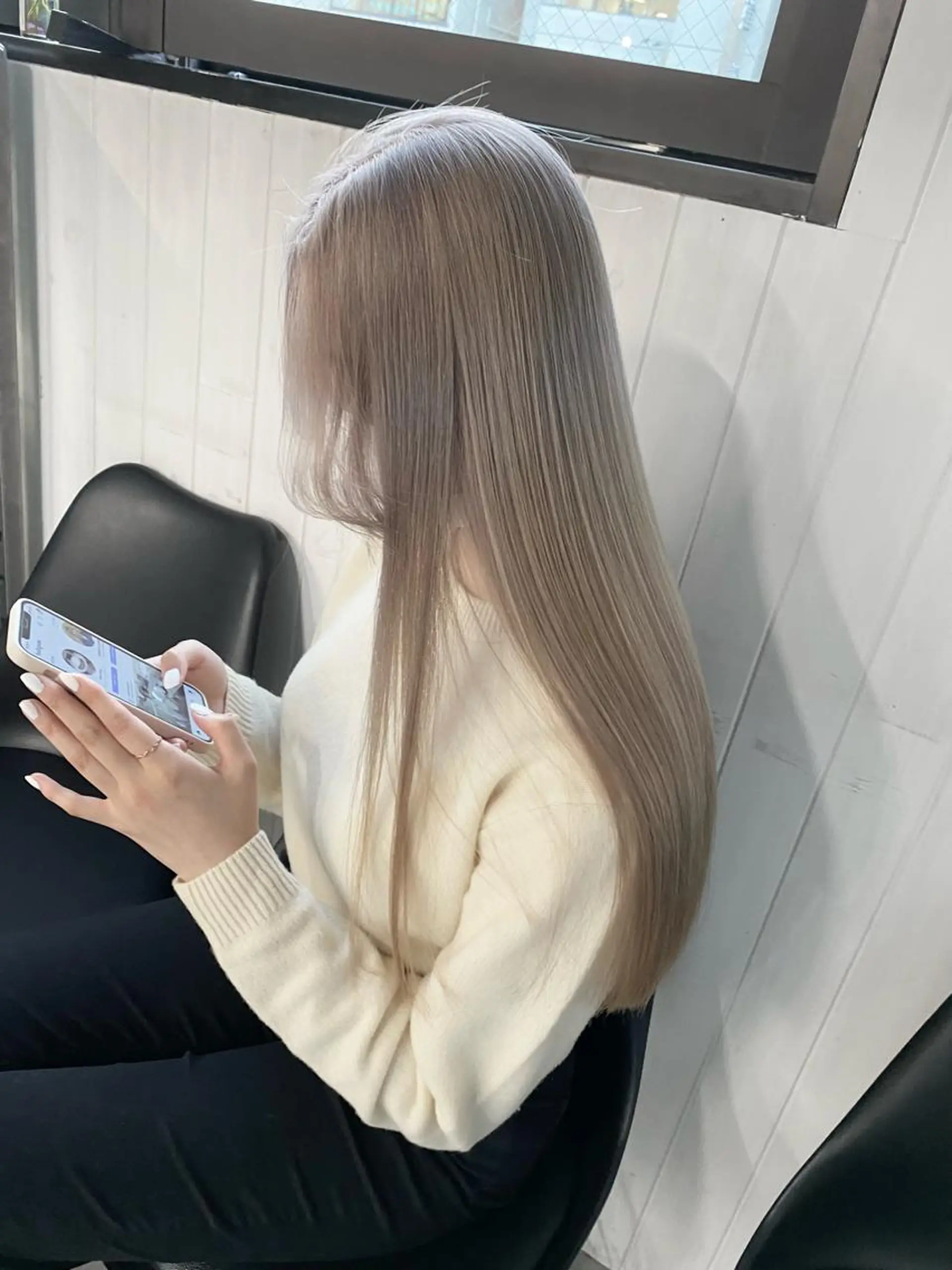 ロング カラー ヘアアレンジ ベージュカラー ブロンド ミルクティーベージュ ホワイトベージュ ブリーチダブルカラー ハイライト/山本喜熙のヘアスタイル