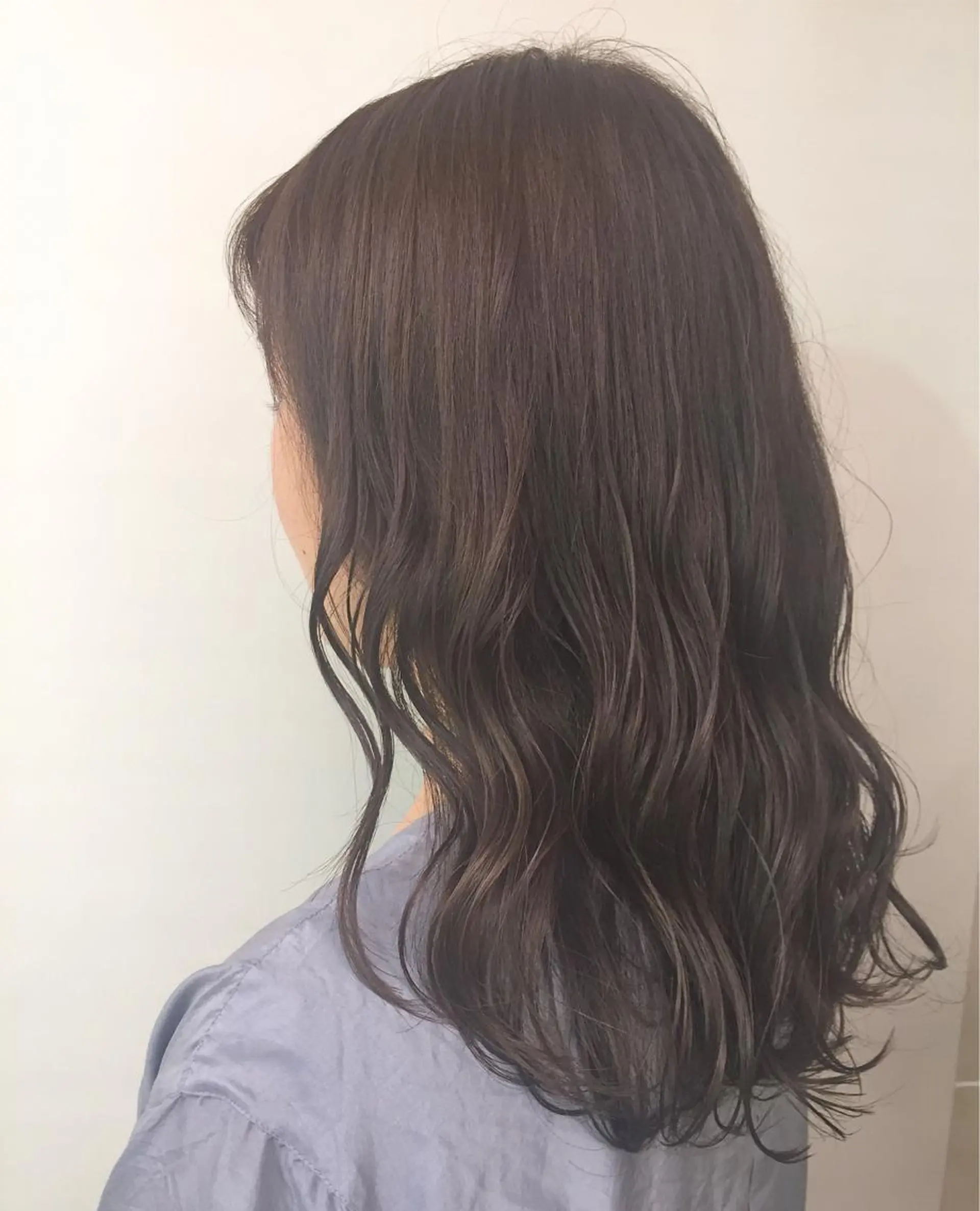 ロング カラー ブルーカラー ブルージュ 齋藤 咲のヘアスタイル