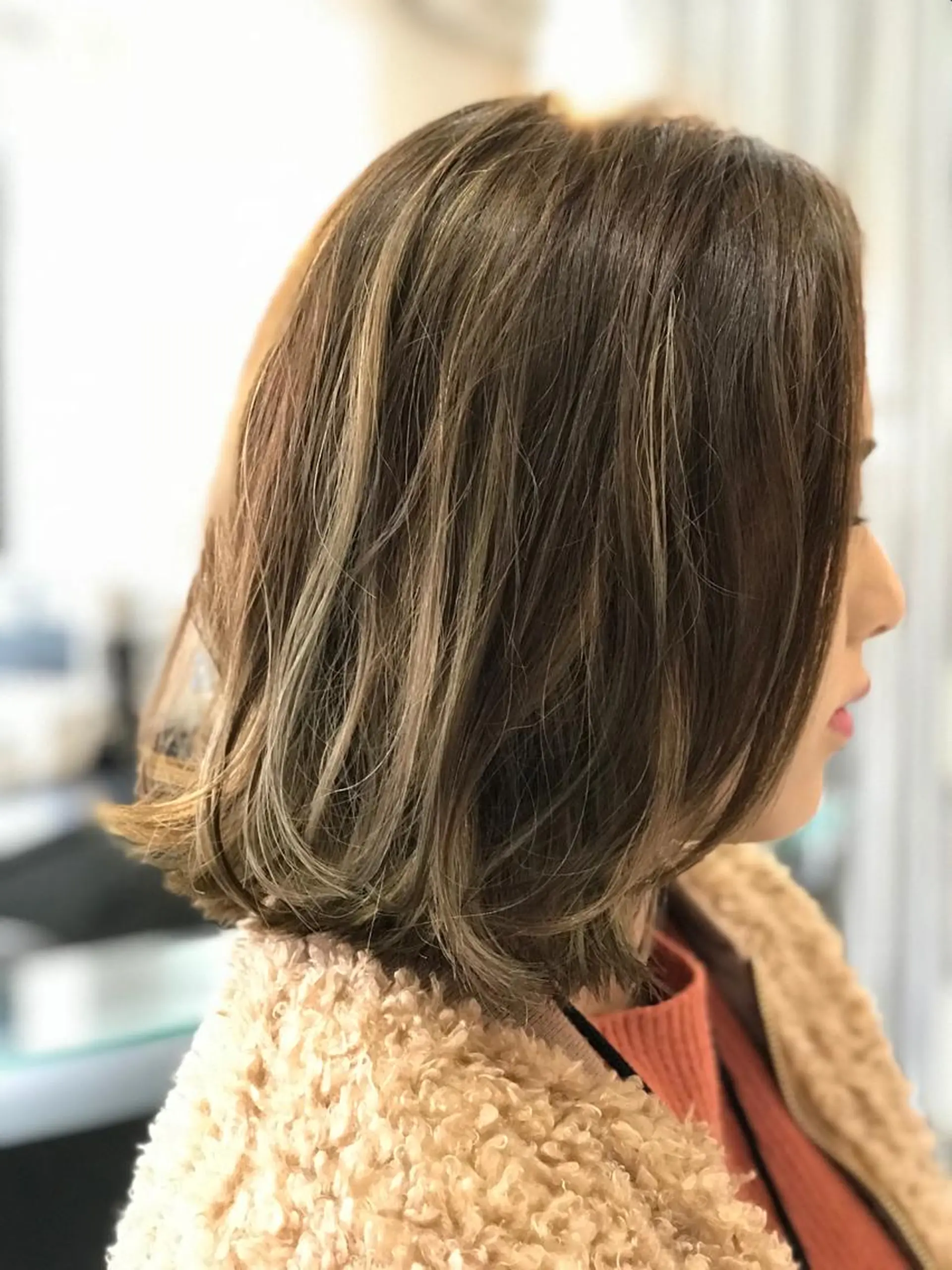 ミディアム カラー バレイヤージュ ハイライトカラー ハイライト レイヤーカット 國井 慎吾のヘアスタイル