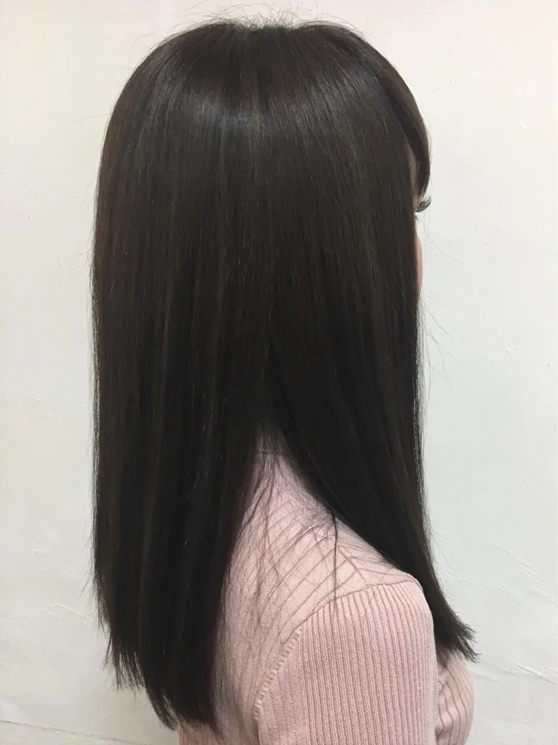 セミロング カラー ブルーカラー ブルージュ 透明感カラー ハイライトカラー ハイライト GLAD 萩原のヘアスタイル