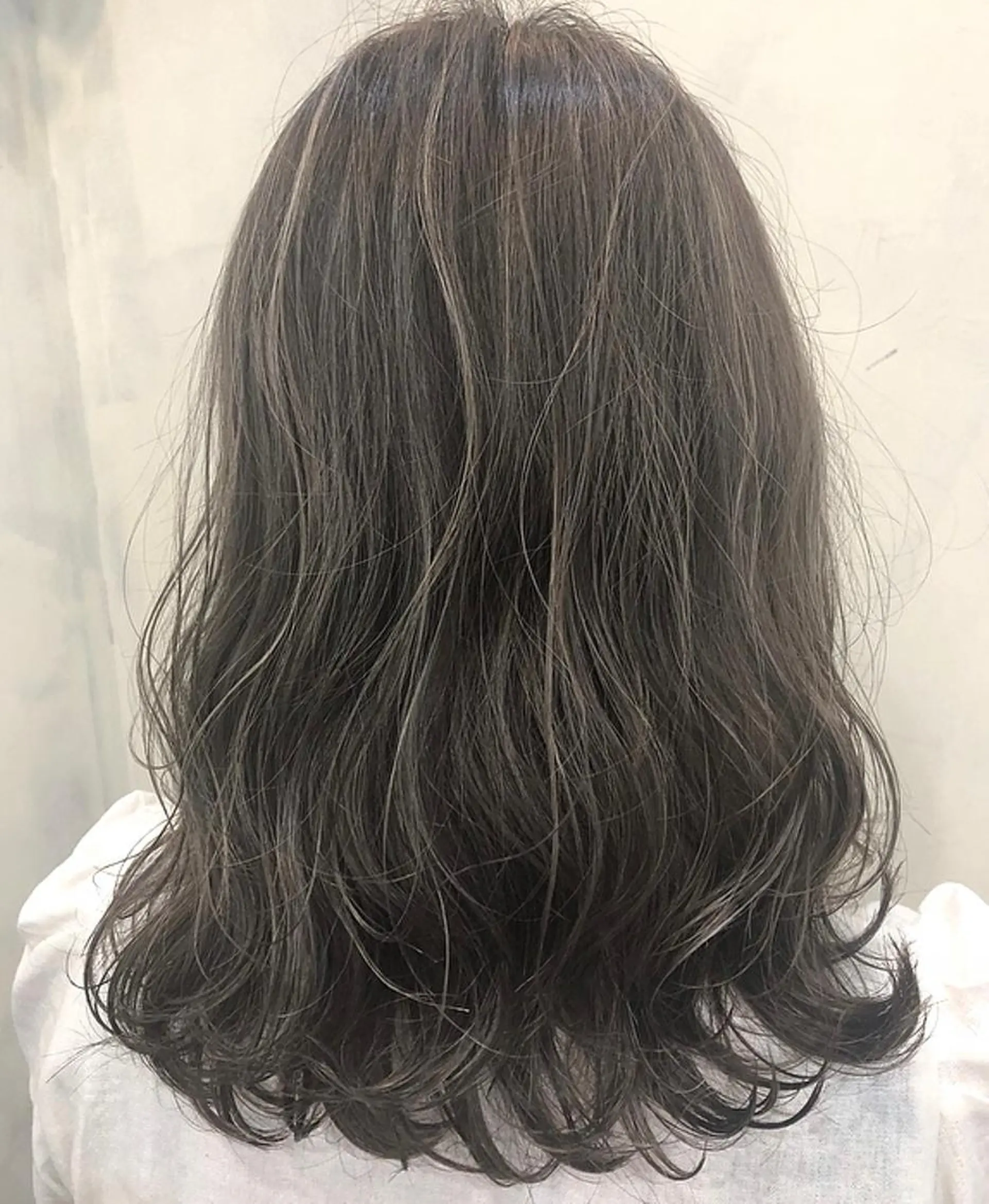 セミロング ハイライト 🌼たけや みのり🌿のヘアスタイル