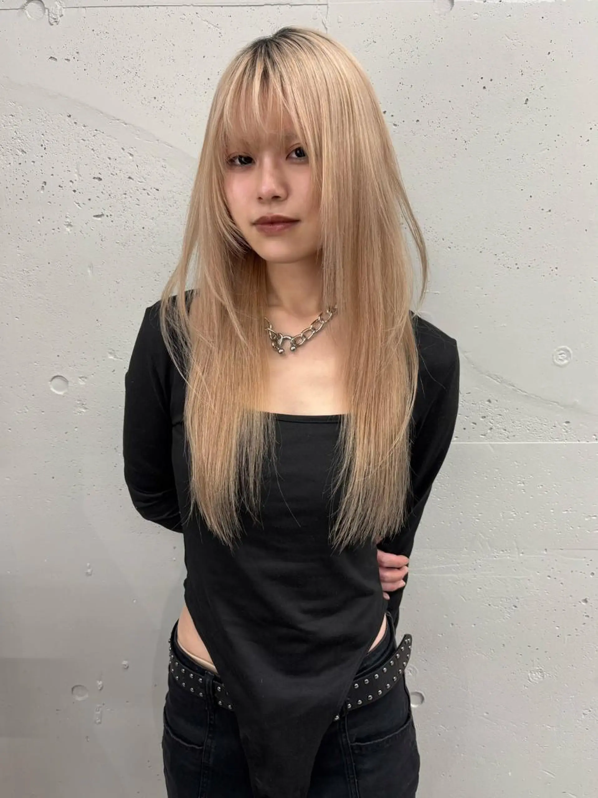 カラー ロング ブリーチ ブロンド ケアブリーチ ハイトーンカラー ハイトーン😺艶 ✨ブリーチ✨透明感のヘアスタイル