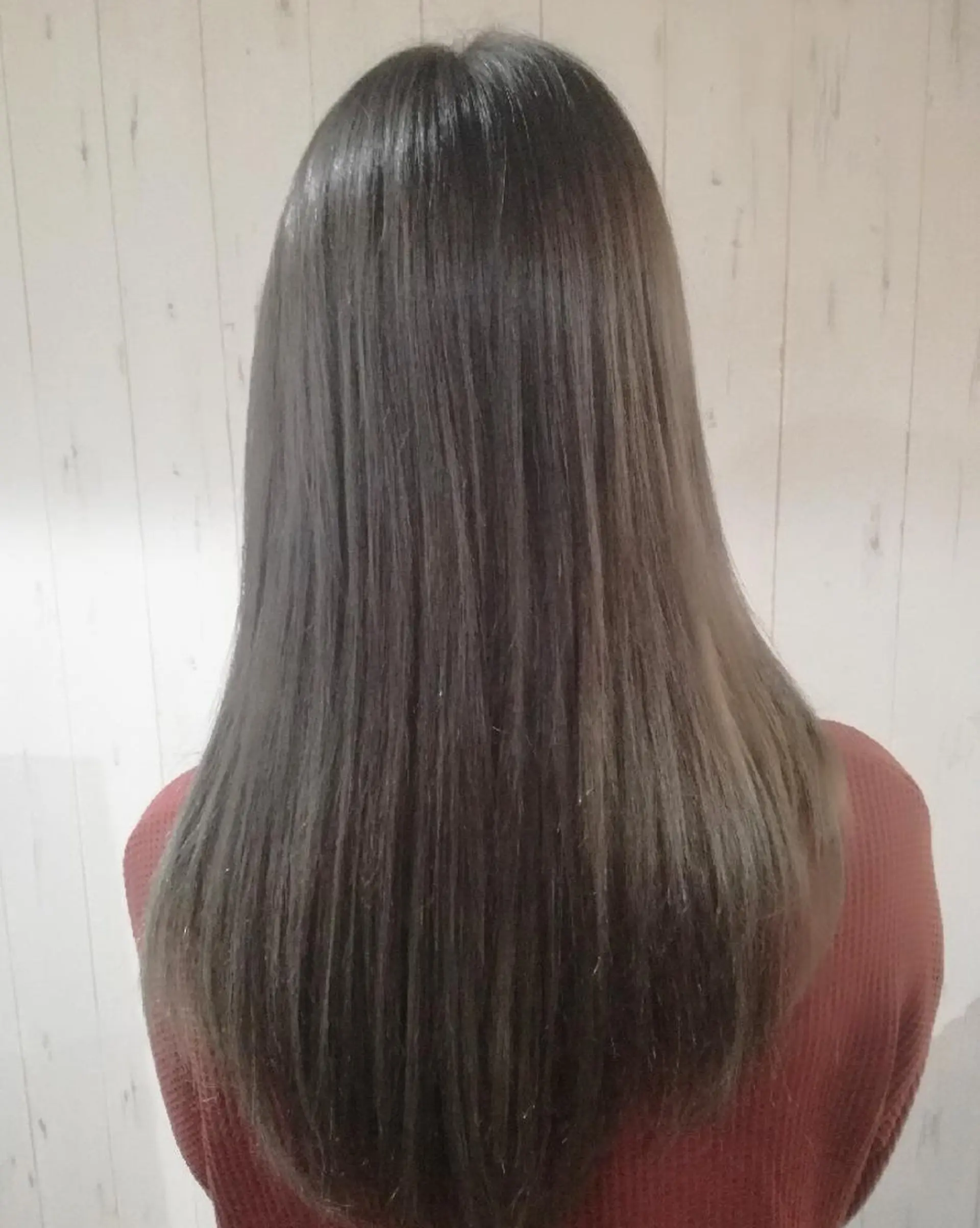 ロング カラー ブリーチ グレージュ 西川 敏夫のヘアスタイル