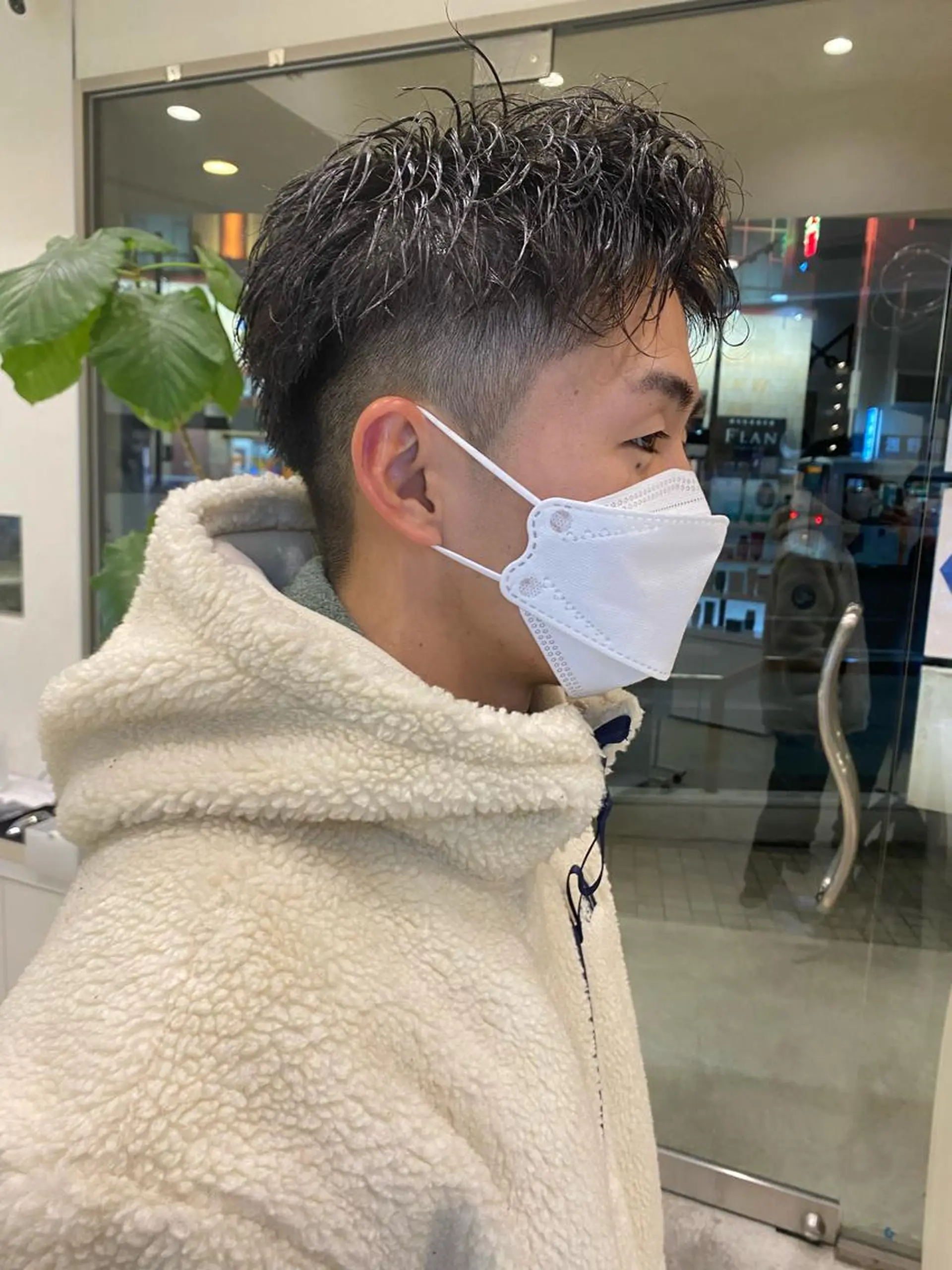 ヘアアレンジ メンズ キッズ 韓国🇰🇷レイヤー カットオリーブカラーのヘアスタイル