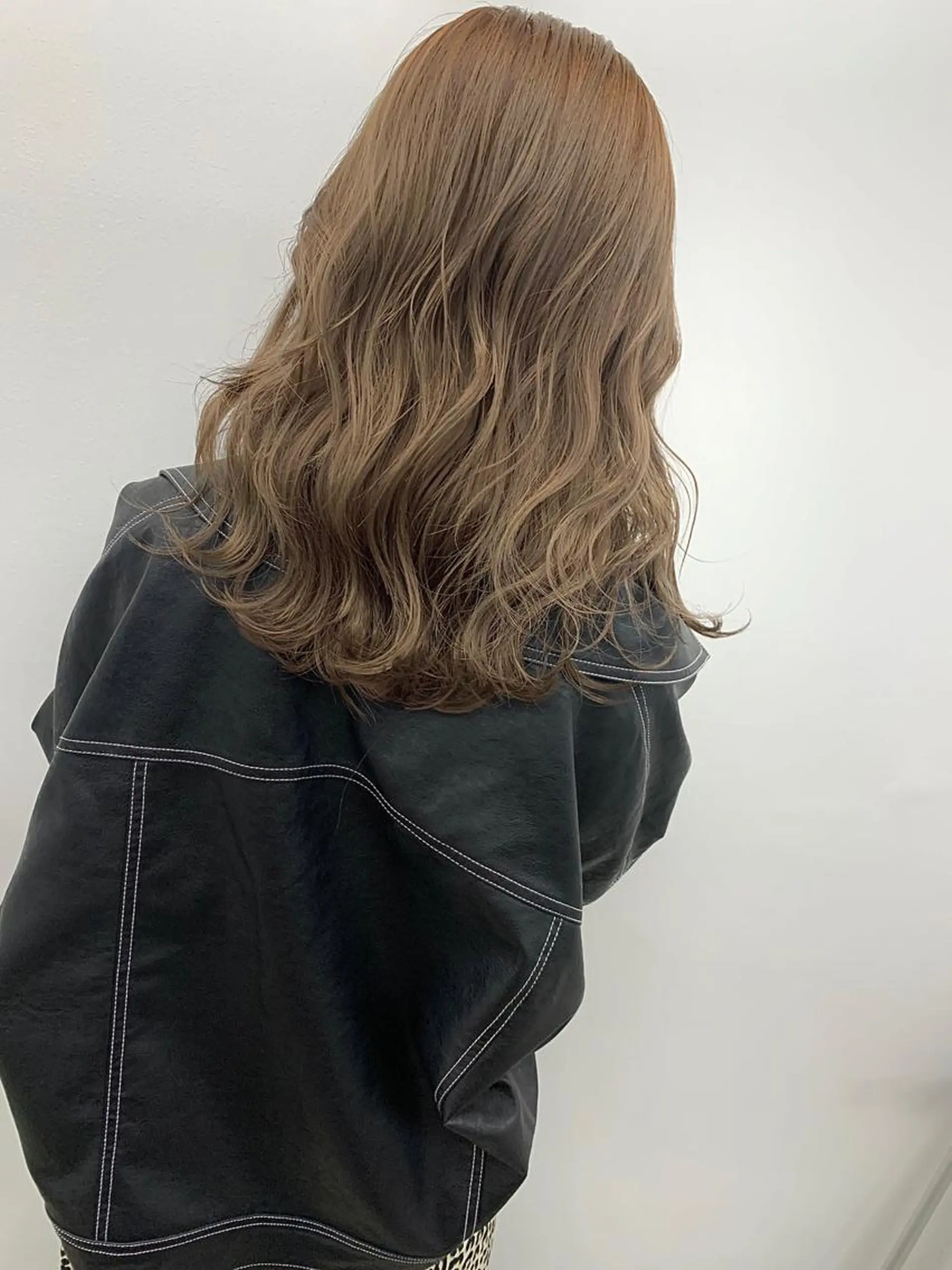 ミディアム カラー leben serikaのヘアスタイル