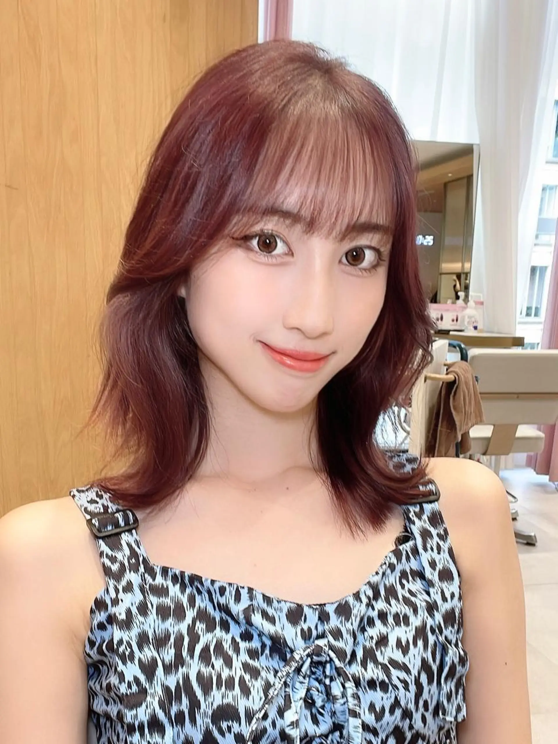 セミロング カラー くびれヘア ヨシンモリ 韓国風ヘア サイドバング 小顔カット 顔周り特化/韓国ヘア /レイヤー/吉野幸大のヘアスタイル