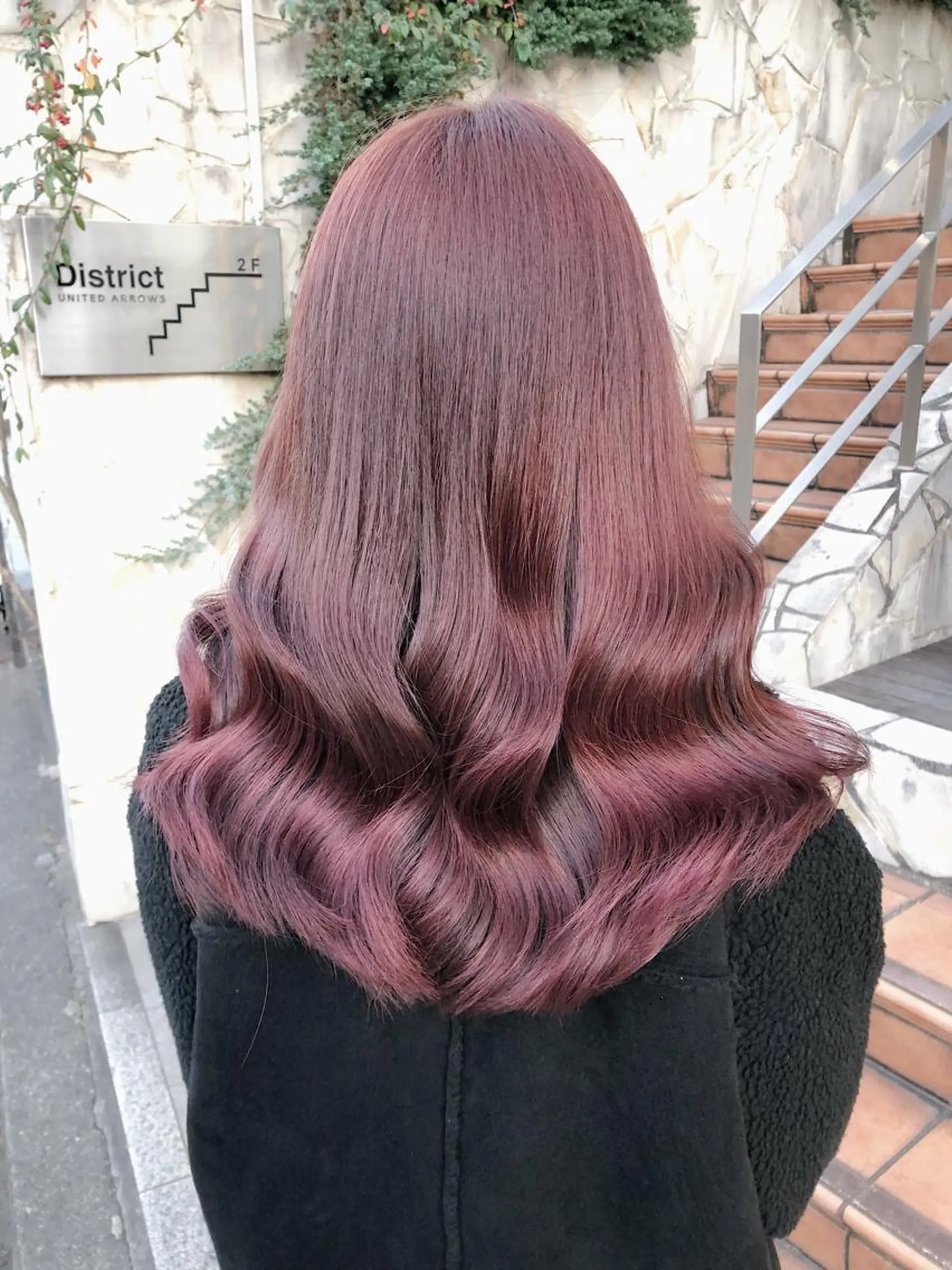 ロング カラー メンズ キッズ ピンクカラー ヘアカラー トリートメント ヘアセット 💟Chloe原宿店 🩶ハイトーンのヘアスタイル
