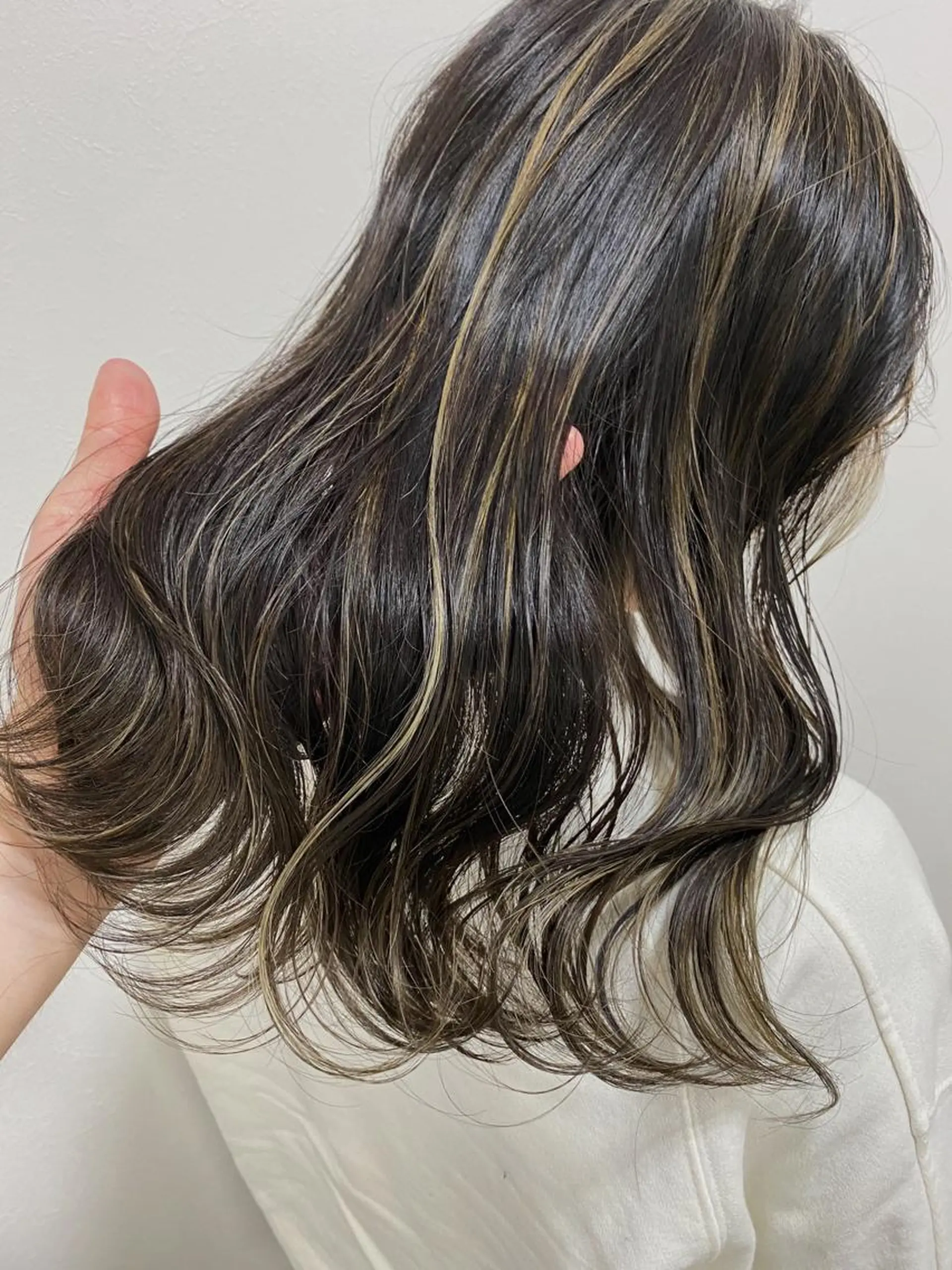 ロング カラー パーマ ヘアアレンジ 🫧umu.🫧韓国 /レイヤー/ハッシュのヘアスタイル