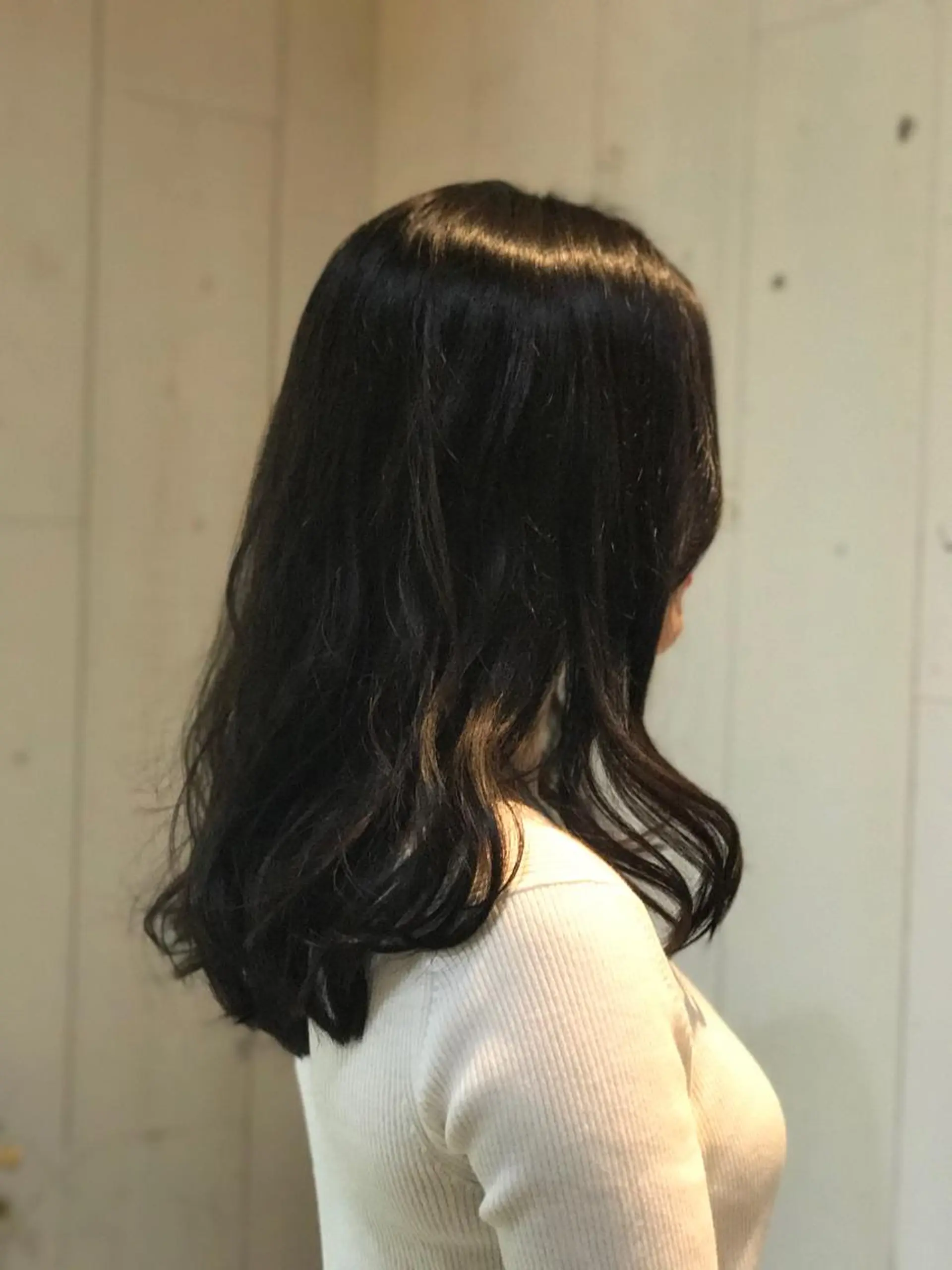 セミロング レイヤーカット 長尾 桃佳のヘアスタイル