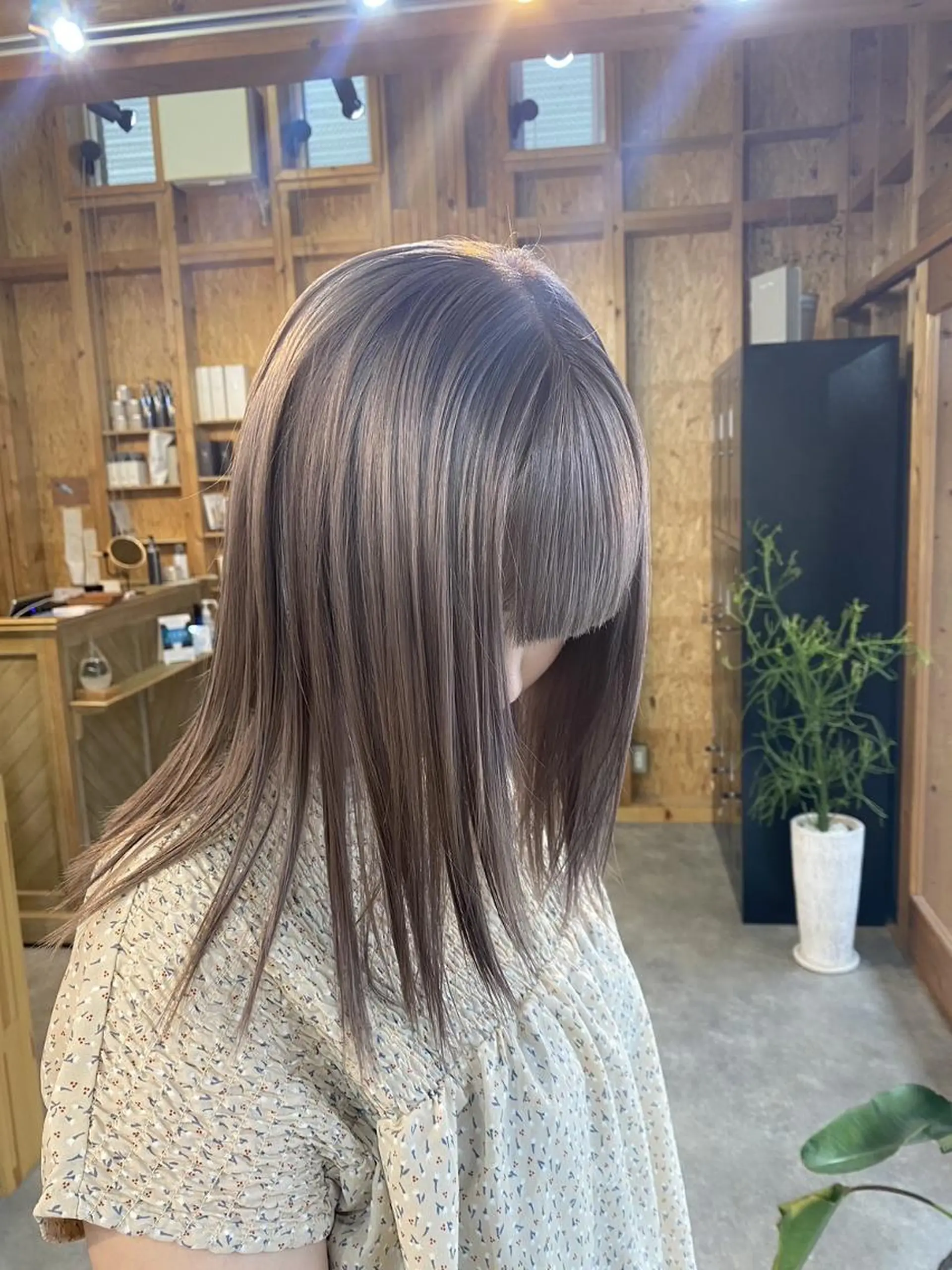 ミディアム 💕モテベージュ 🧡NANAKO🧡のヘアスタイル