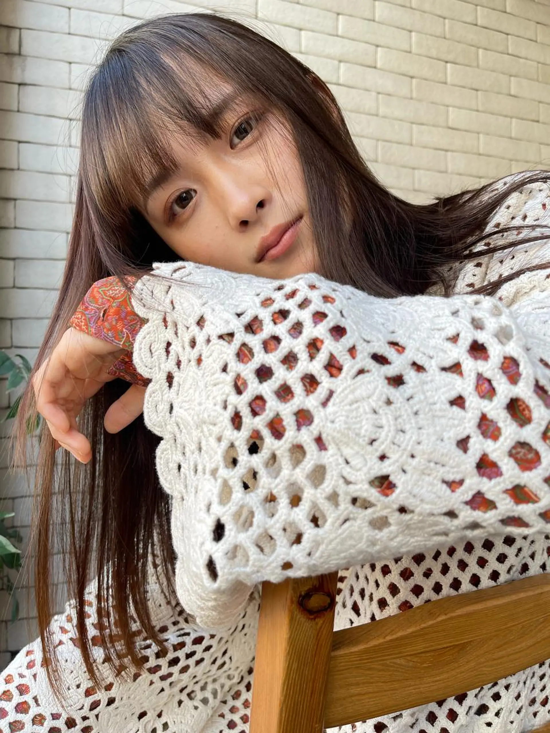 ロング カラー 顔まわりレイヤー デザインカットのヘアスタイル