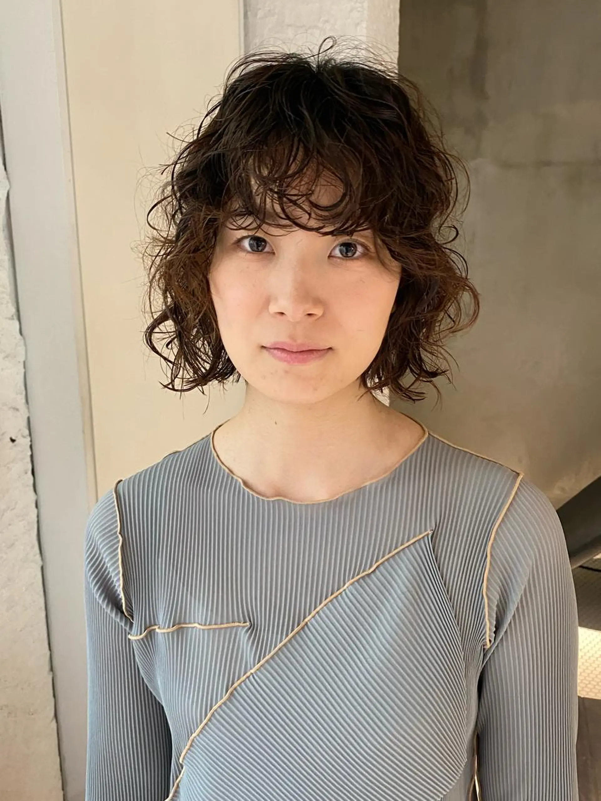 ミディアム カラー パーマ ヘアアレンジ メンズ キッズ ネイル マツエク・マツパ アイブロウ ミディアムパーマ メンズパーマ ボブ パーマスタイル🔅 sayacaのヘアスタイル