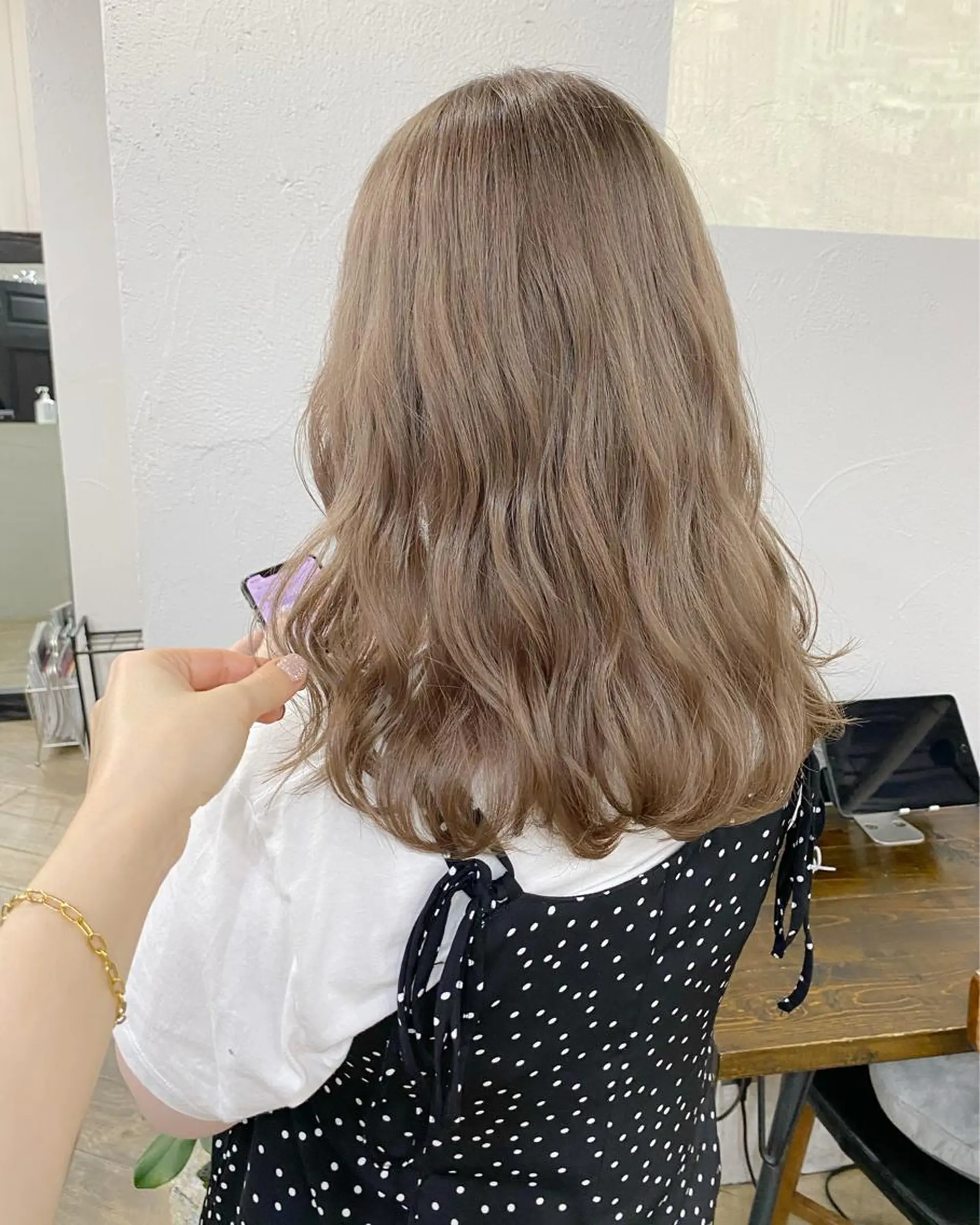 セミロング 榎園 由美のヘアスタイル