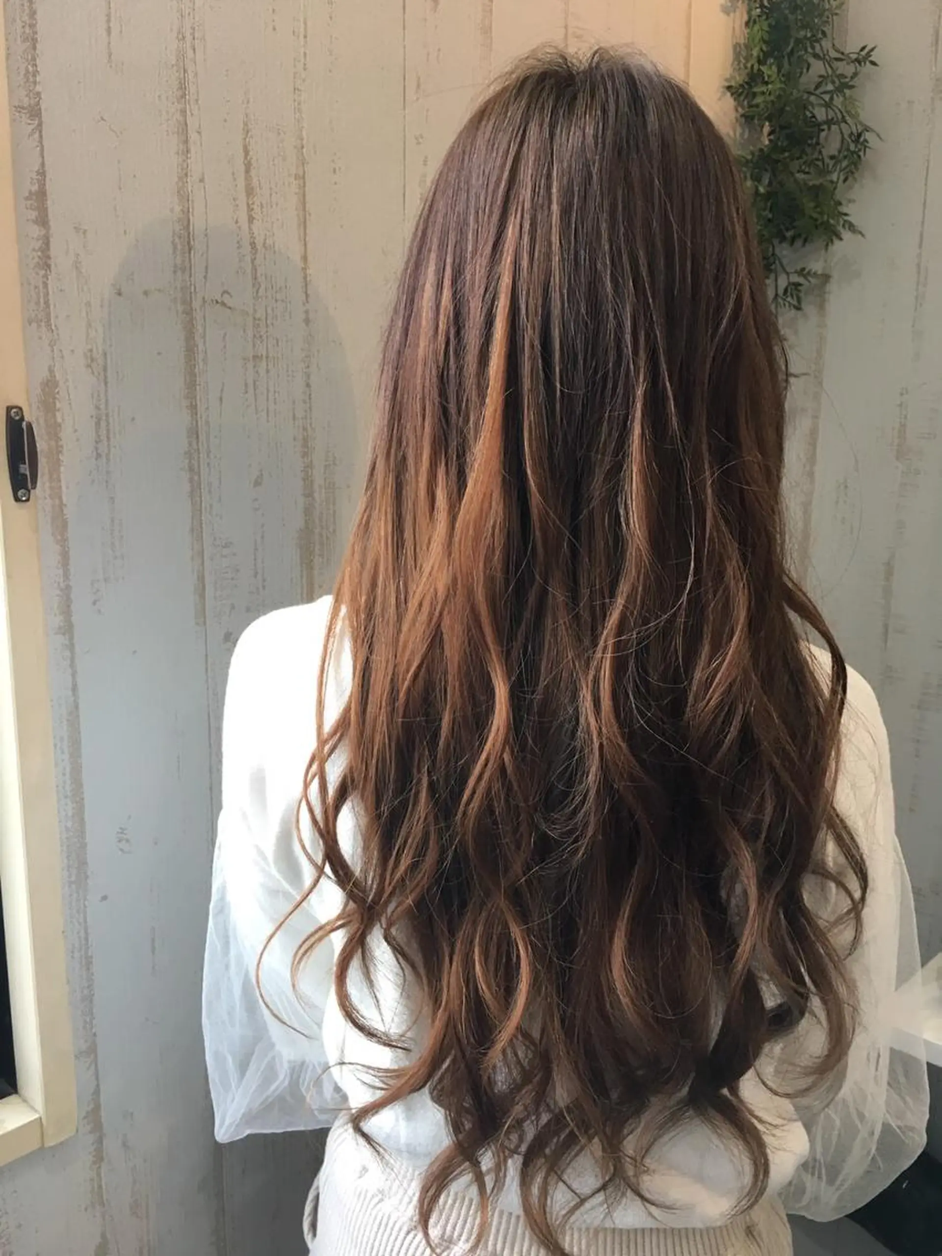 ロング カラー パーマ ヘアアレンジ 大阪レミーエクステ チビ編み込みのヘアスタイル