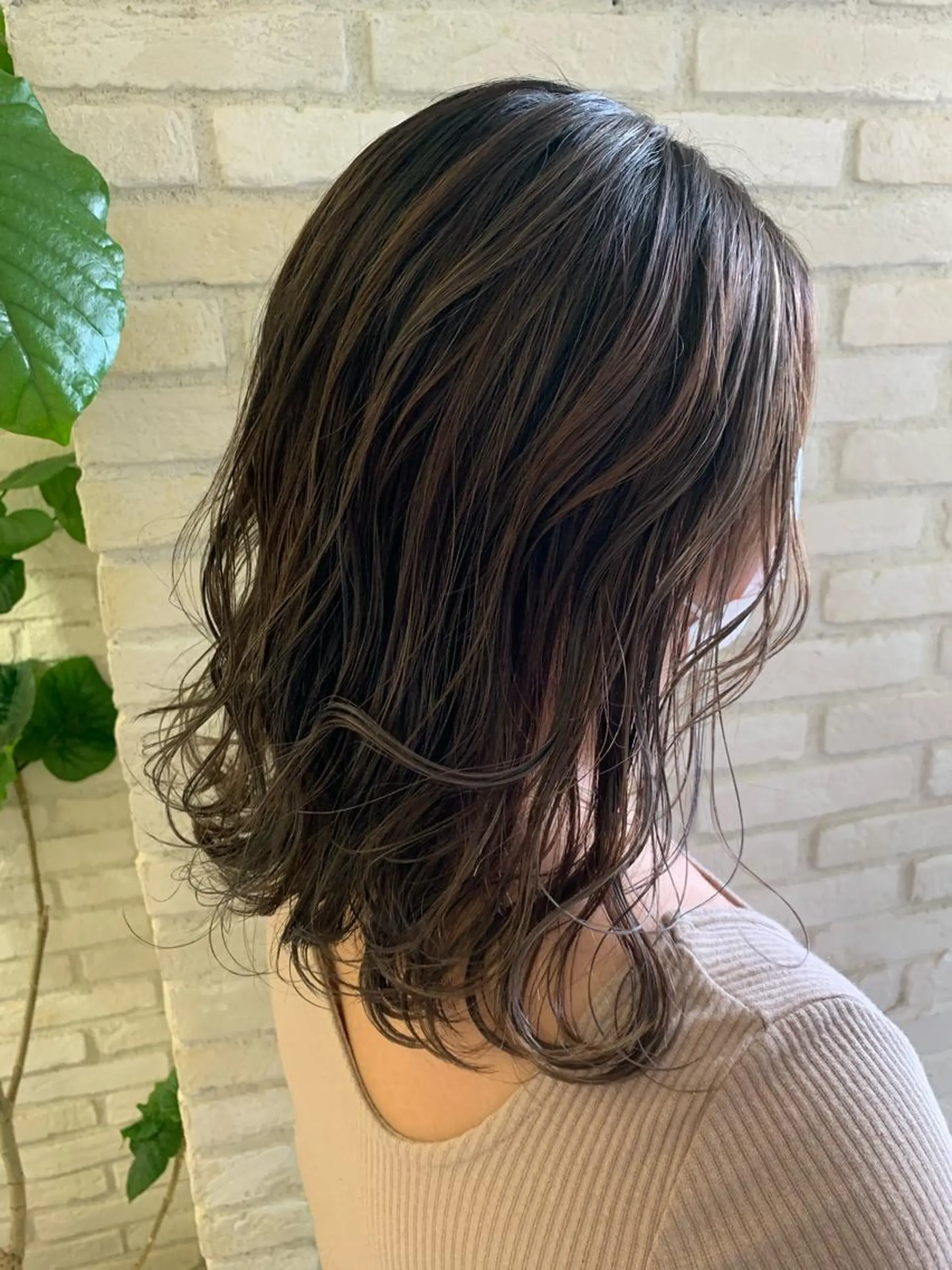 セミロング カラー レイヤー＆カラー 人気美容師倉崎涼のヘアスタイル