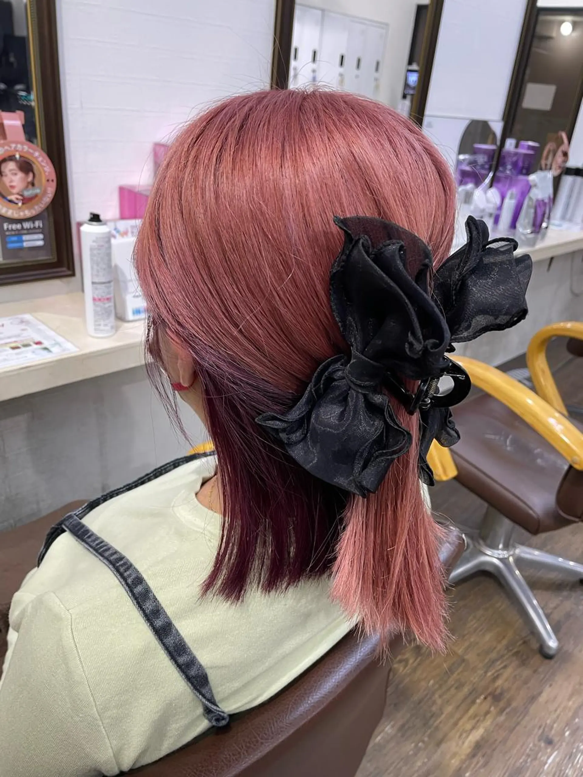 ミディアム 横浜🦋ハイトーン 🫐シャドウルーツのヘアスタイル