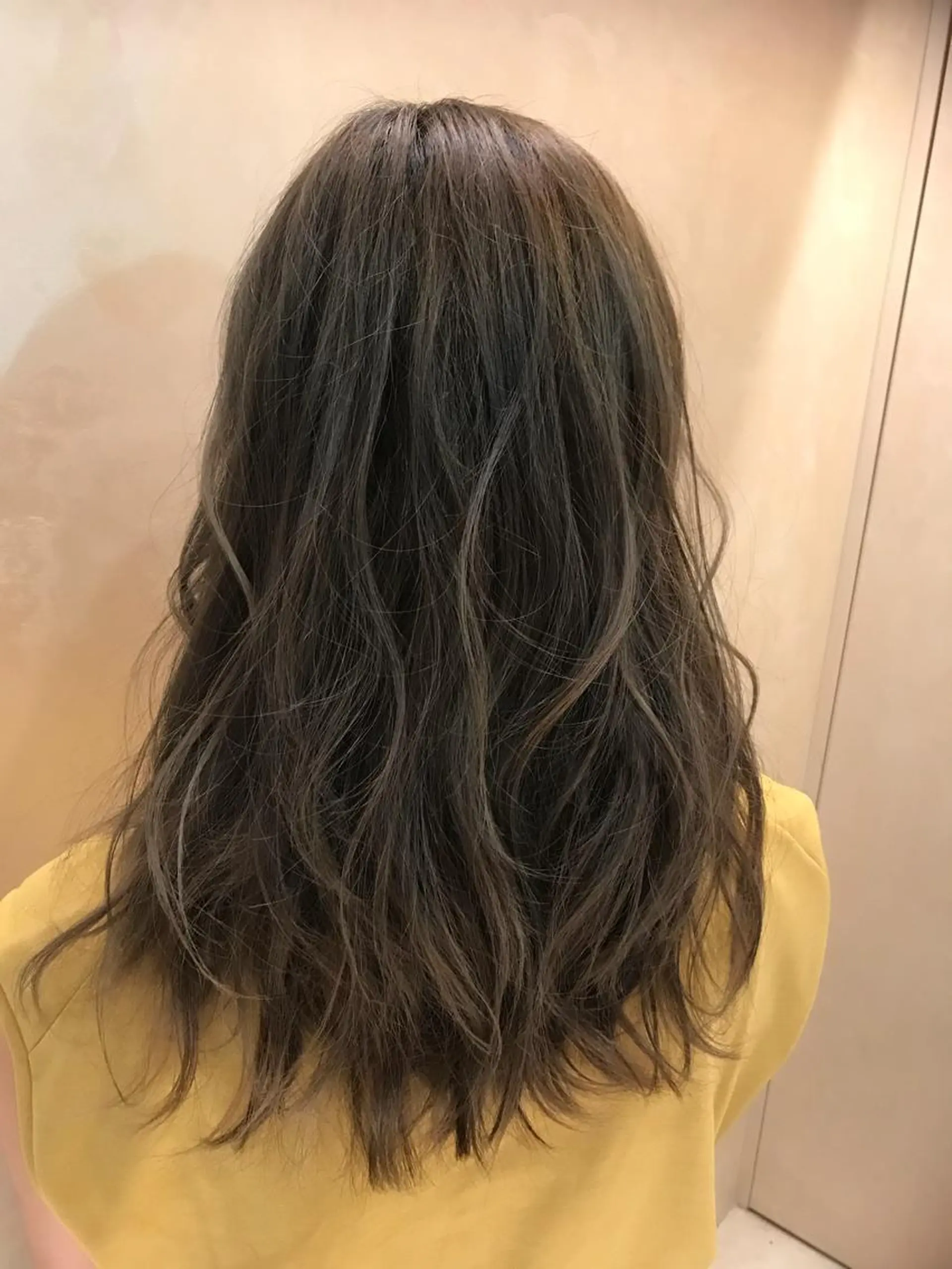 ロング 乾かすだけで艶髪酸性 ストレート髙橋悠耶のヘアスタイル