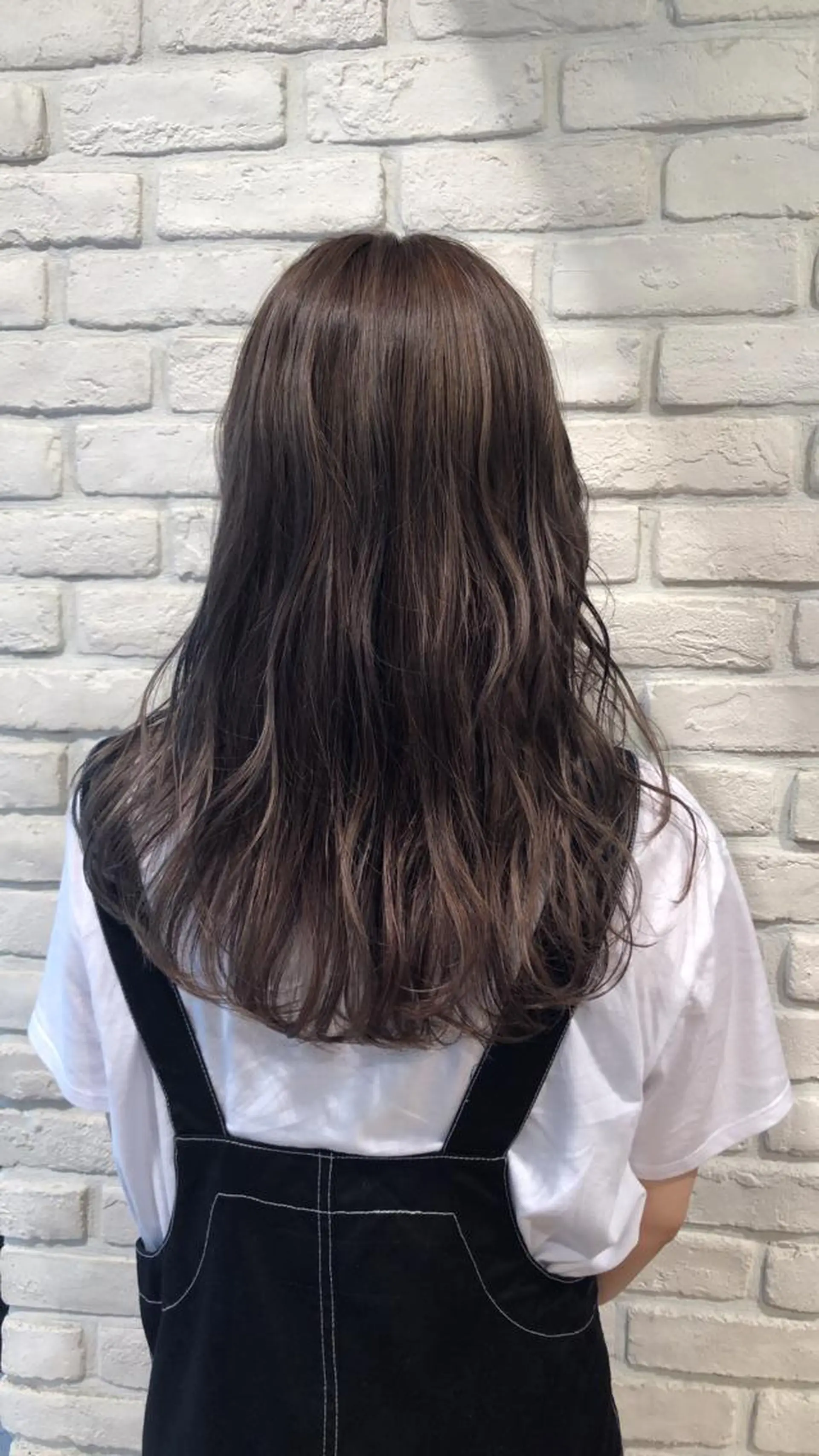 セミロング カラー ベージュカラー🧸 伊藤なつみのヘアスタイル