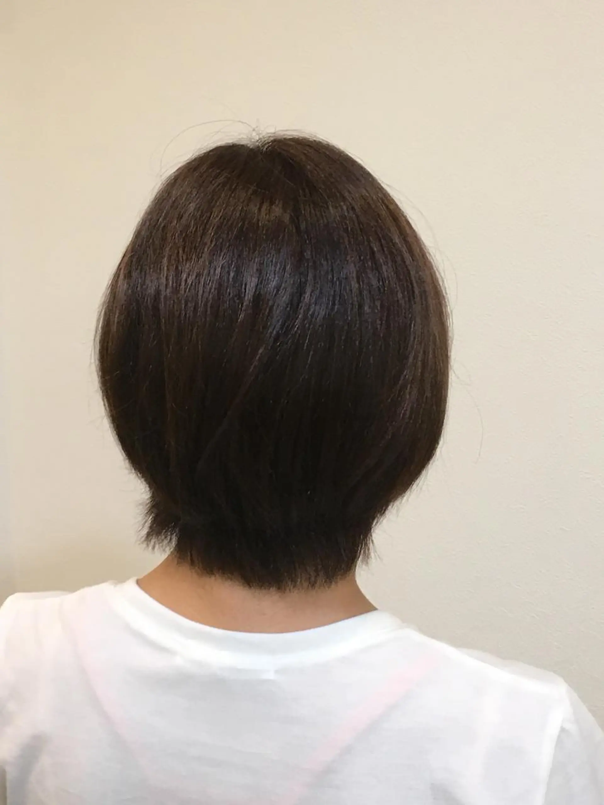 ショート カラー ボブ 鈴木 健太のヘアスタイル