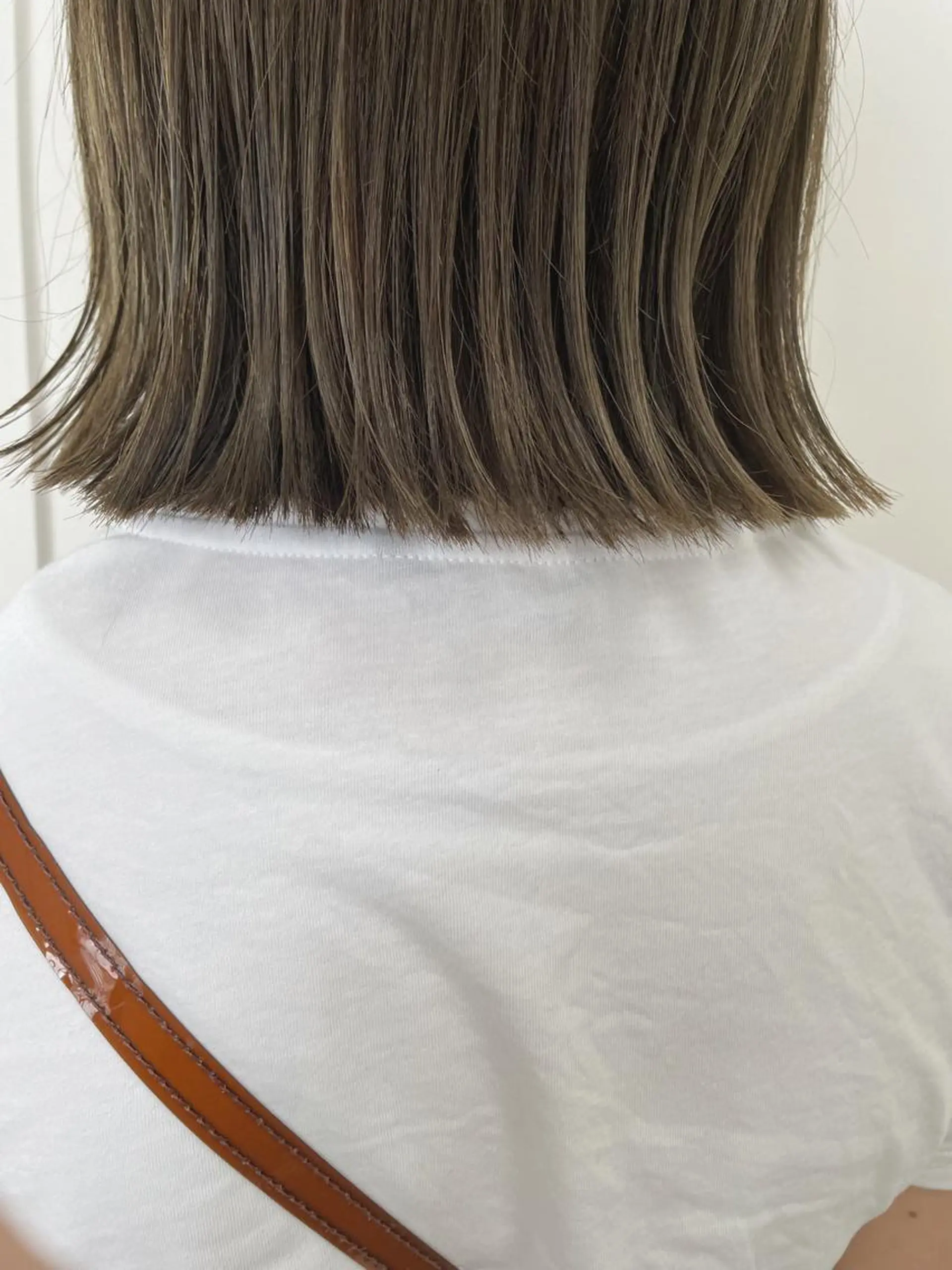 ミディアム カラー 外ハネヘア カット ヘアカラー トリートメント 山下 千明のヘアスタイル