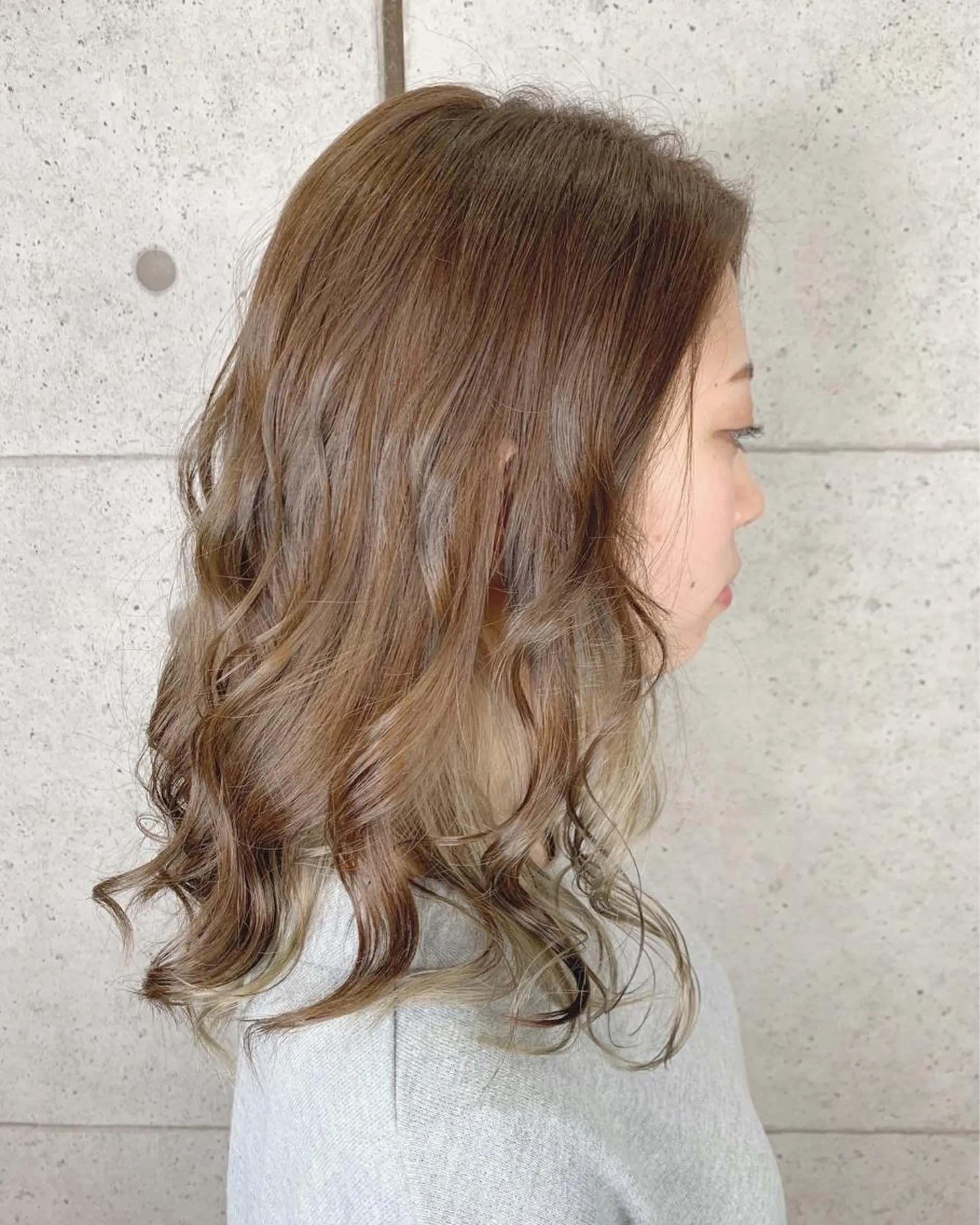 セミロング カラー ブリーチ 福森 みずきのヘアスタイル