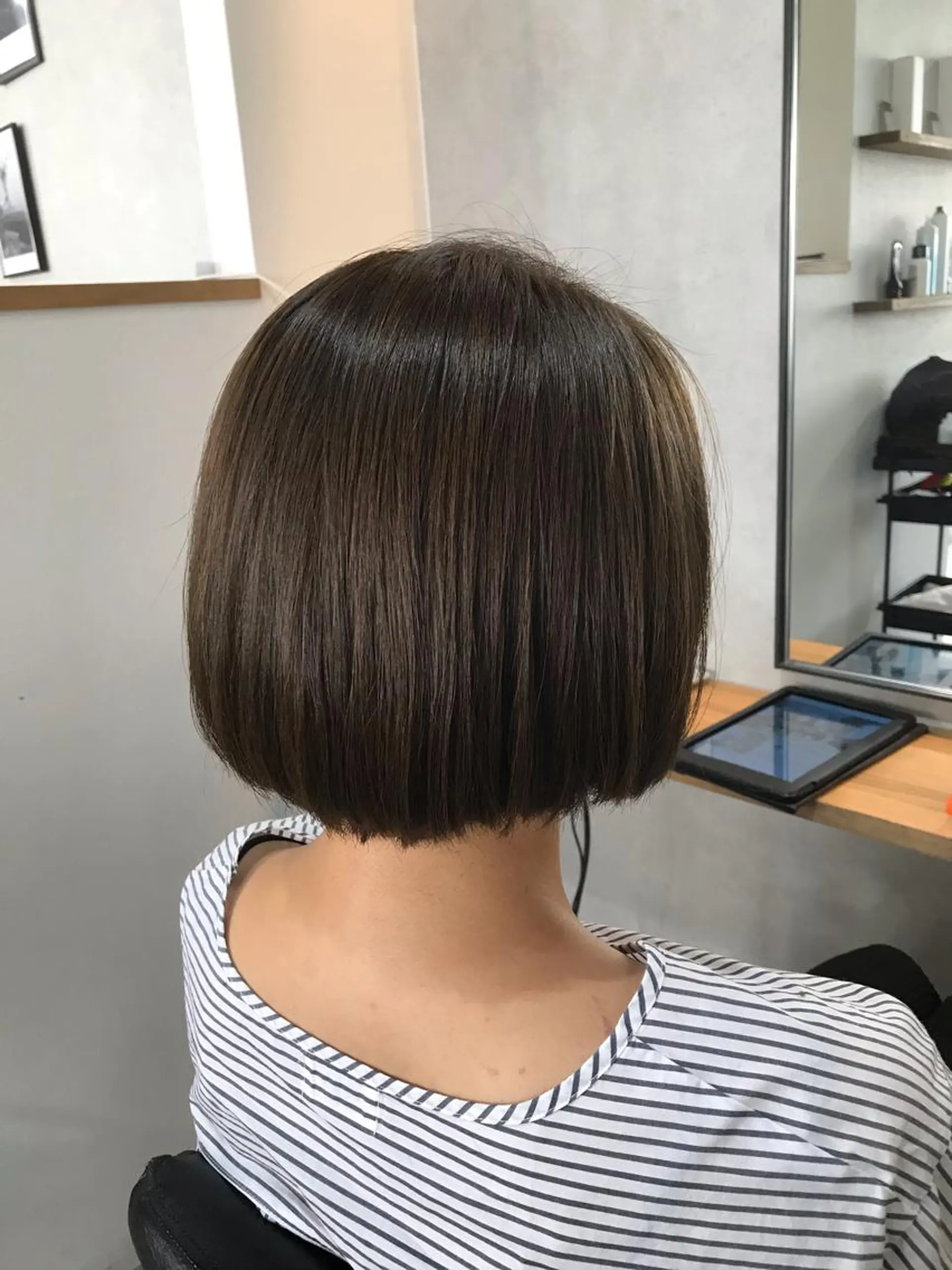 ショート カラー アディクシーカラー シルバー ボブ カット 縮毛矯正 トリートメント 川崎 龍馬のヘアスタイル